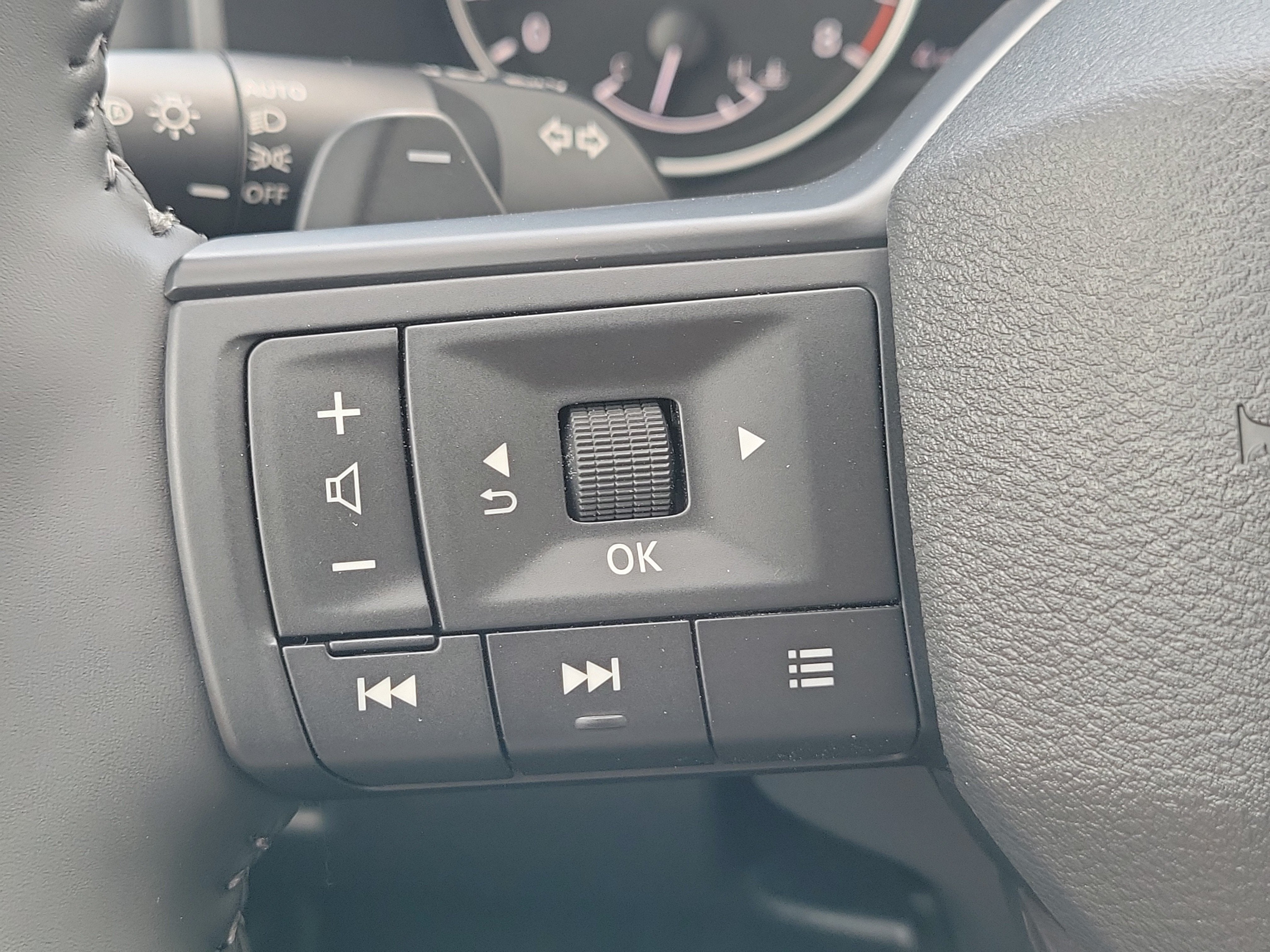2027 Nissan Rogue SV