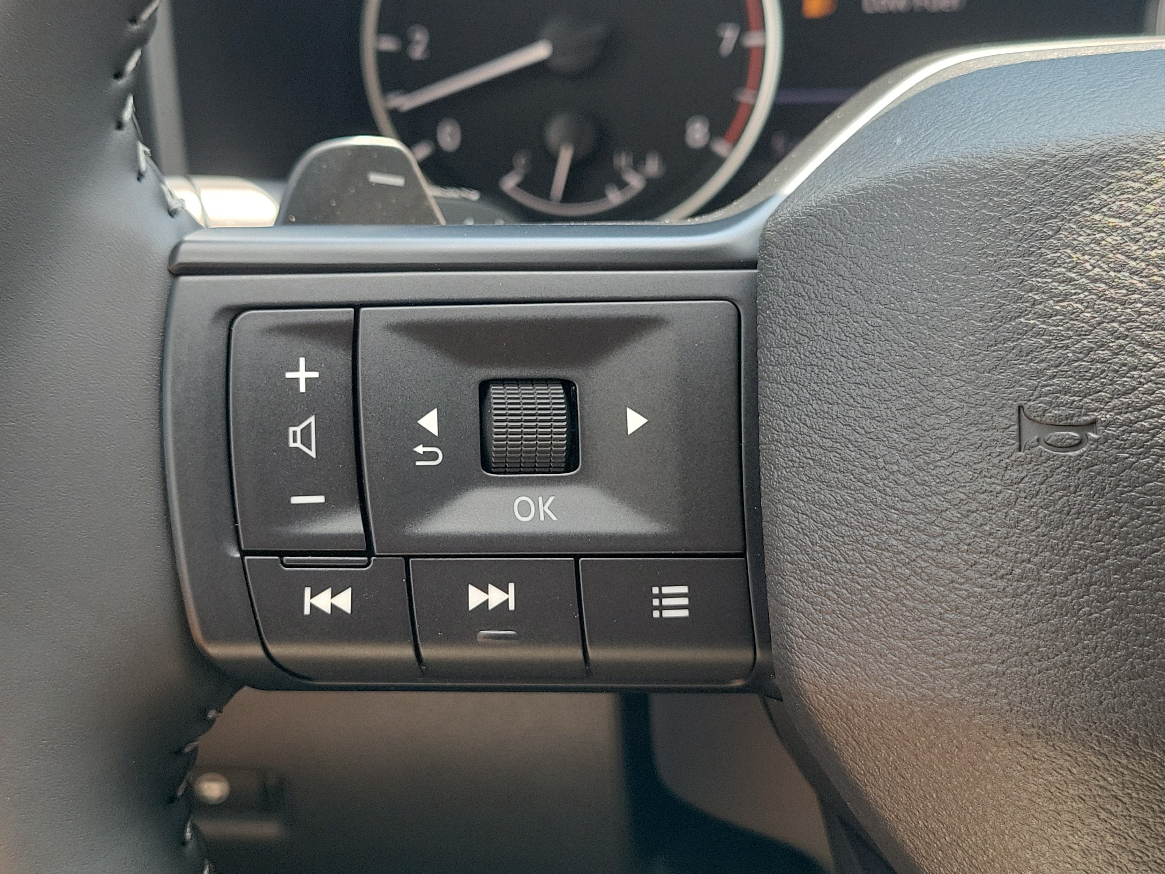 2027 Nissan Rogue SV