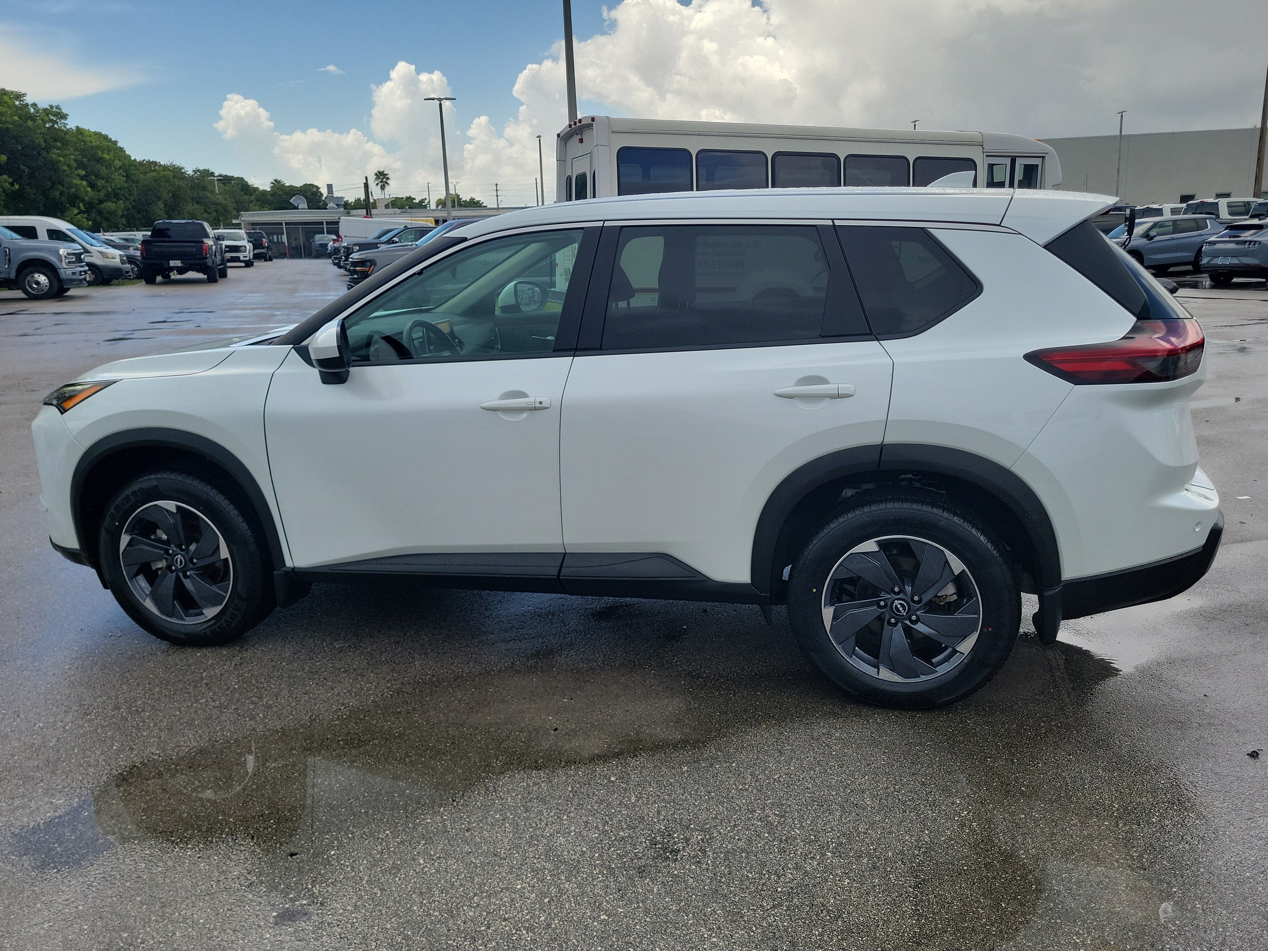 2025 Nissan Rogue SV