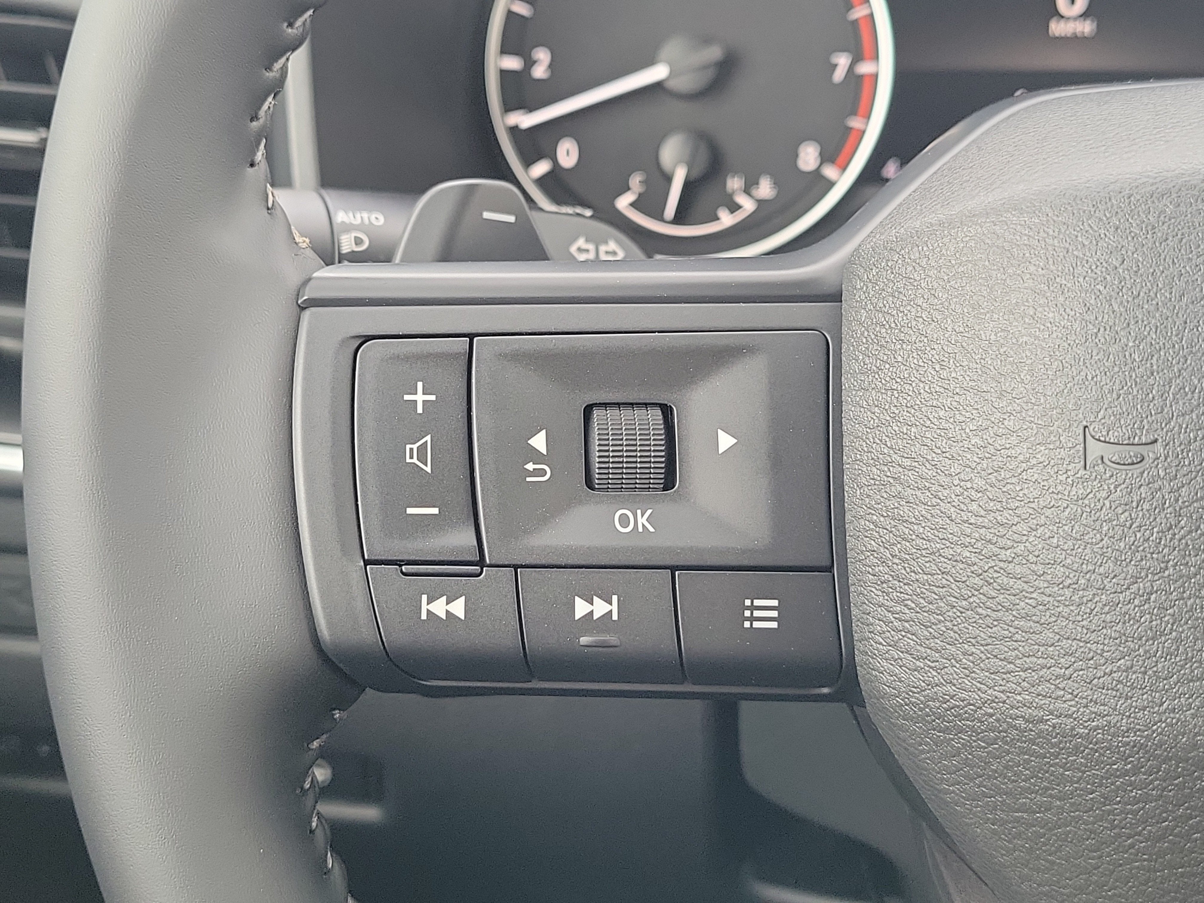 2027 Nissan Rogue SV