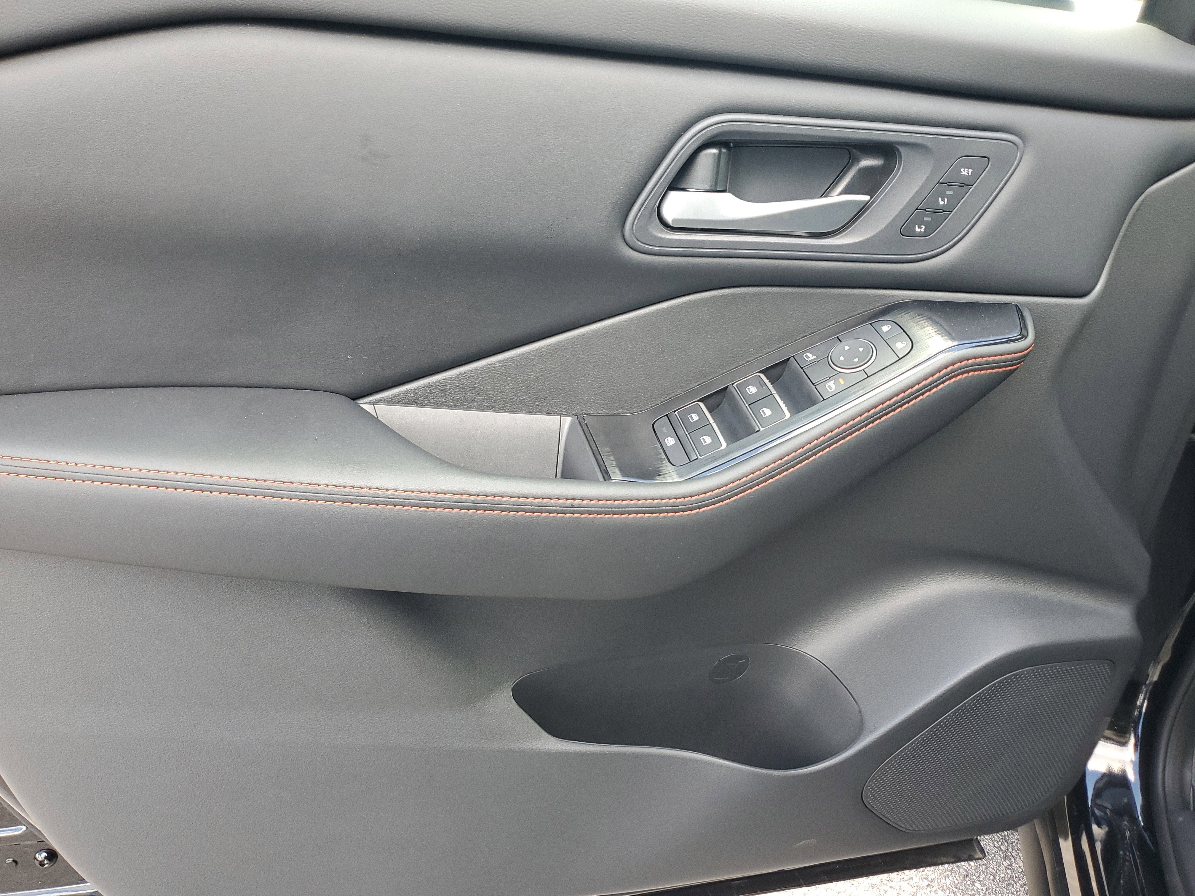 2025 Nissan Rogue Rock Creek®