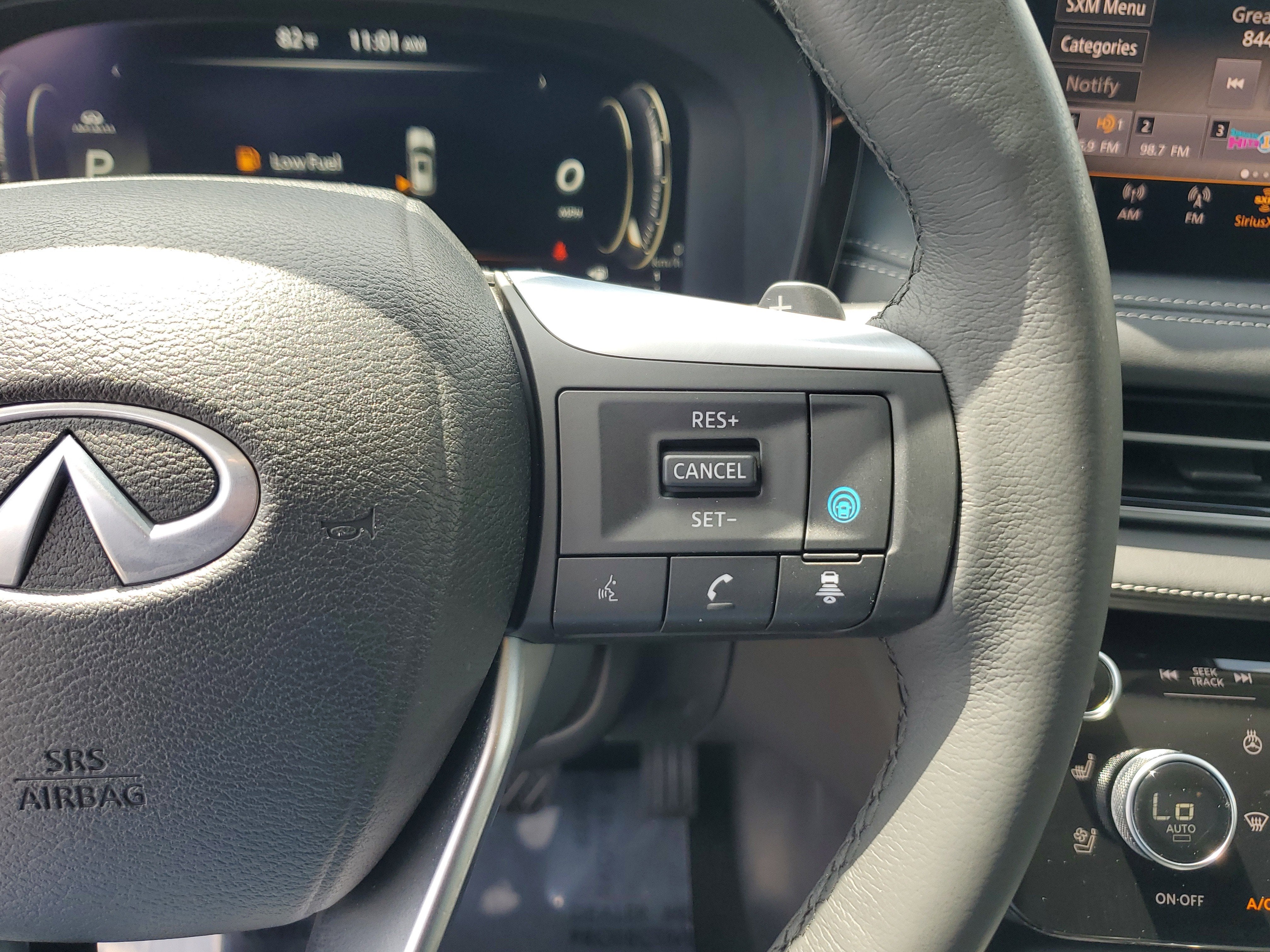 2022 INFINITI QX60 LUXE