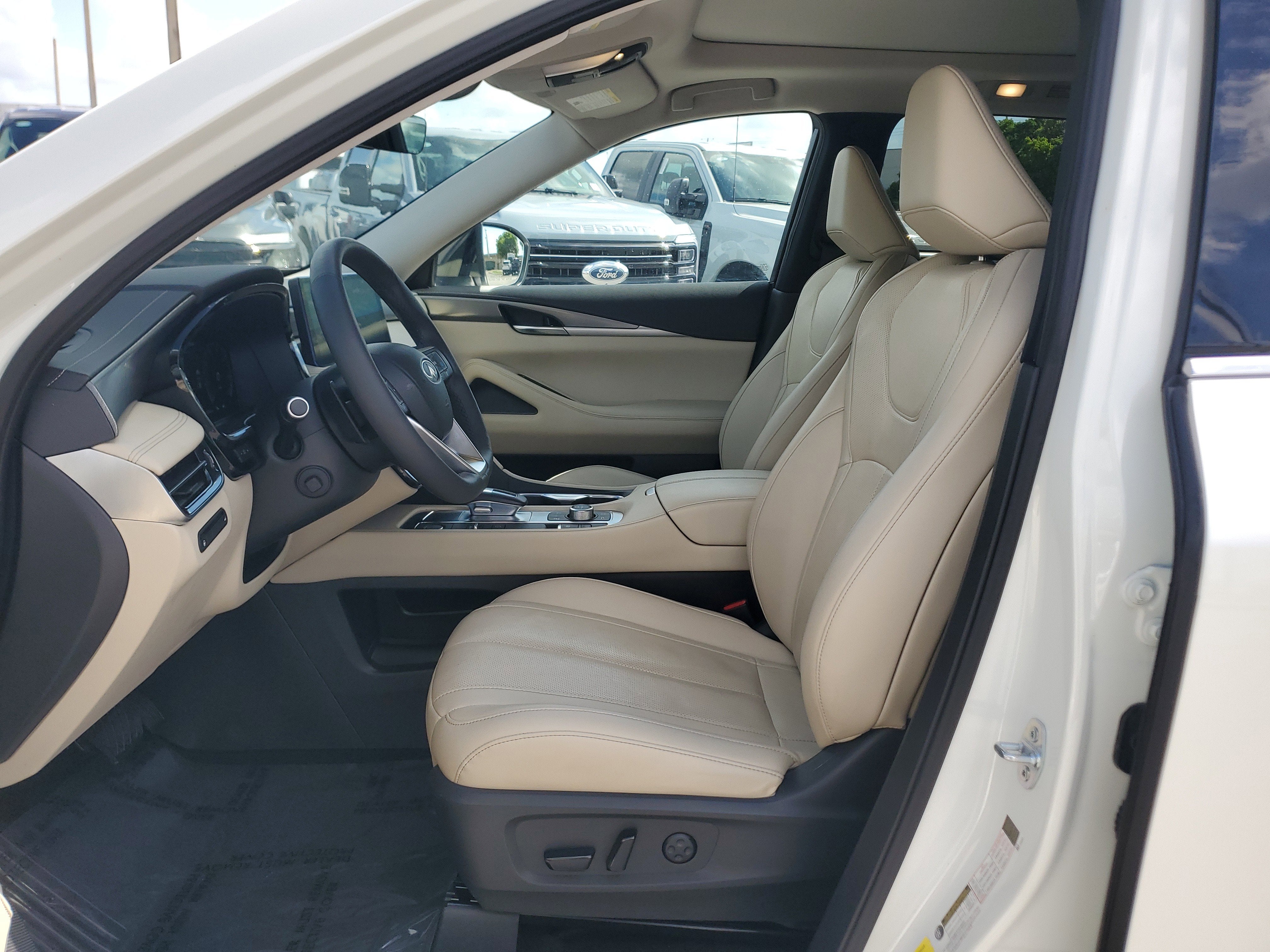 2023 INFINITI QX60 LUXE 4WD