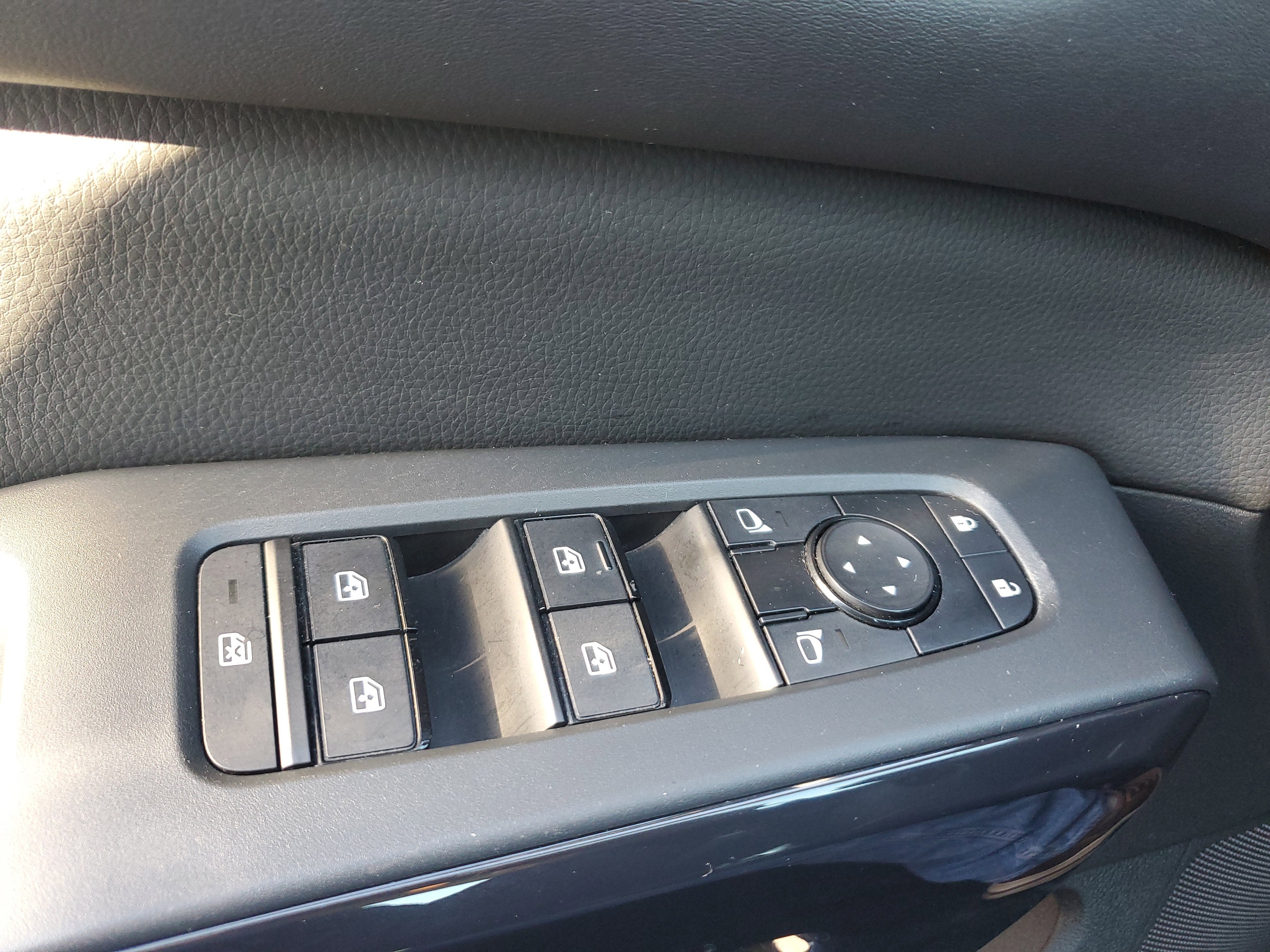 2023 Nissan Pathfinder S