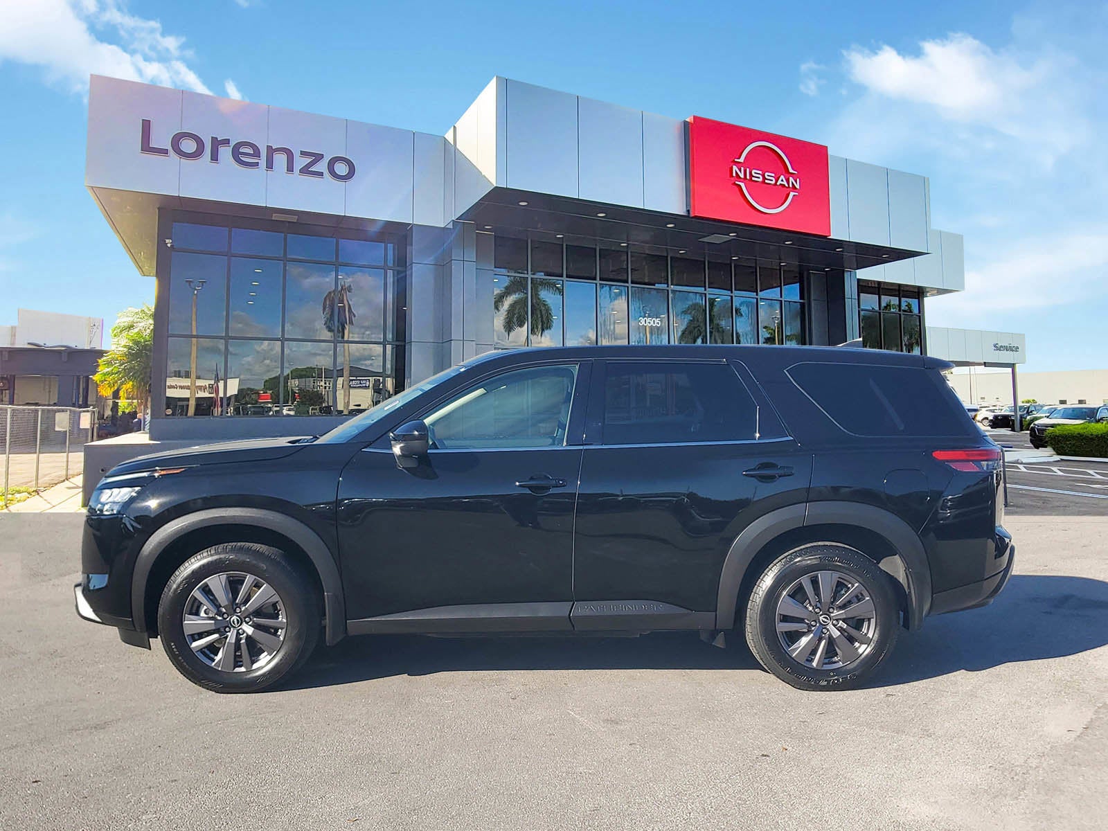 2023 Nissan Pathfinder S