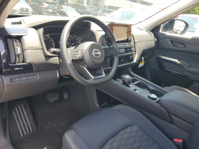 2025 Nissan Pathfinder S