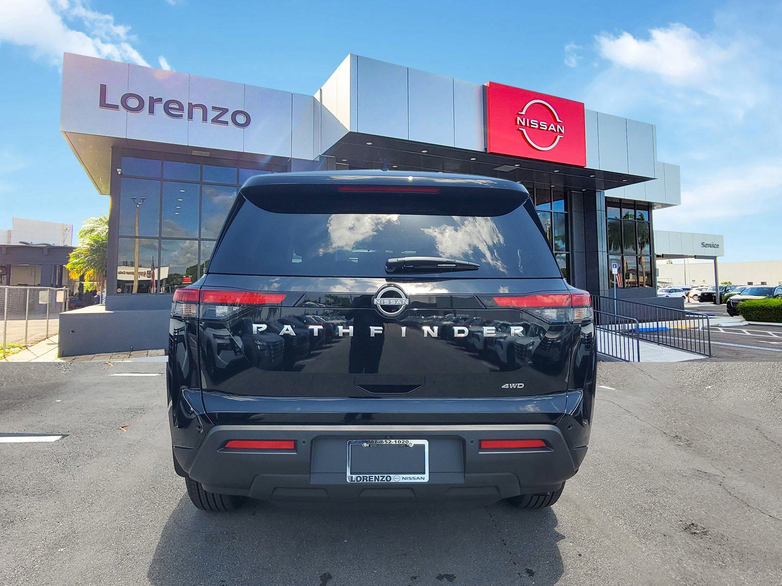 2025 Nissan Pathfinder S