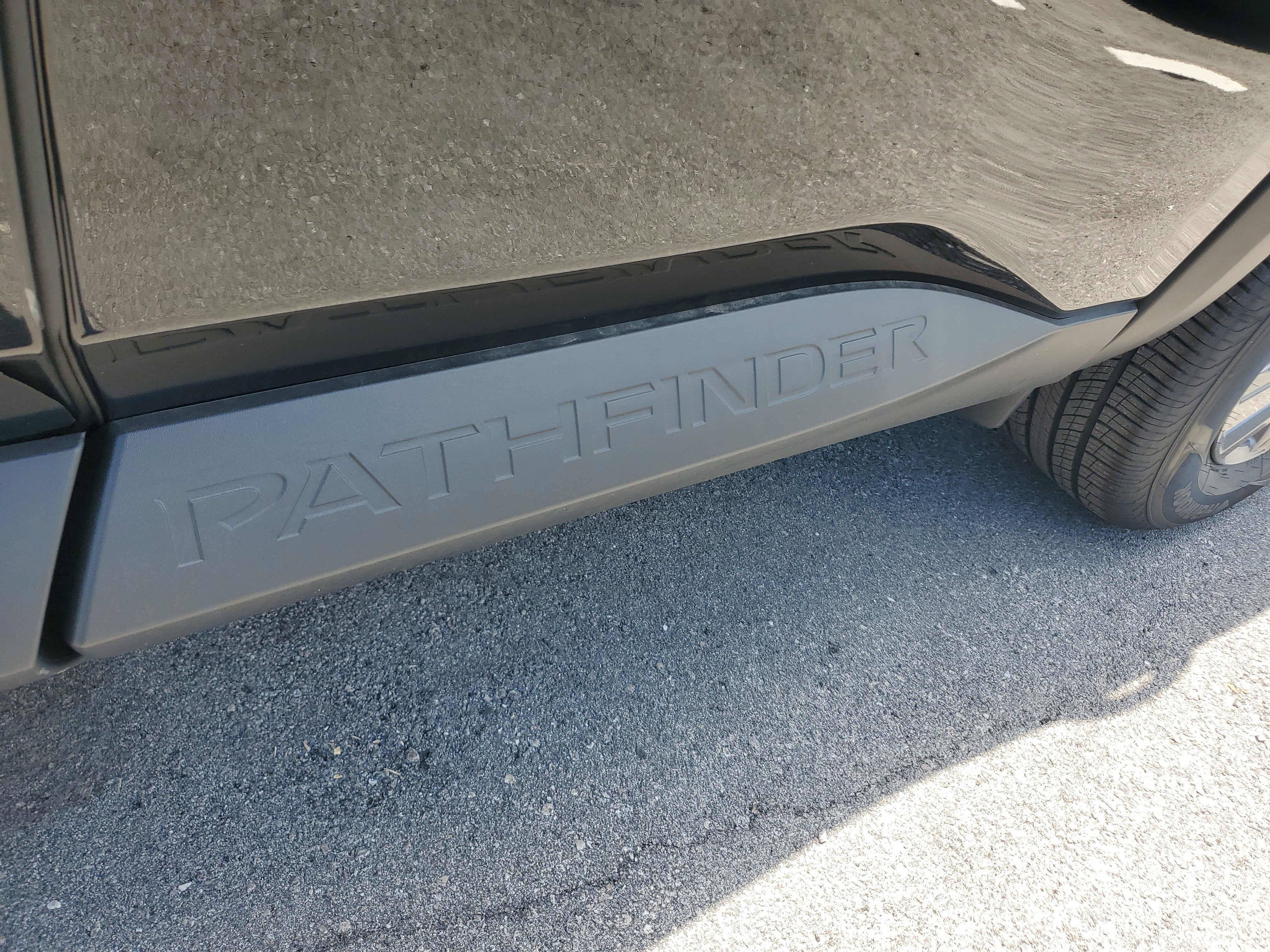 2025 Nissan Pathfinder S