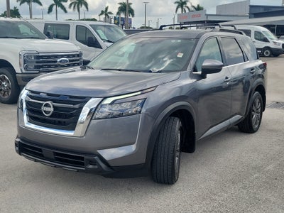 2025 Nissan Pathfinder SV