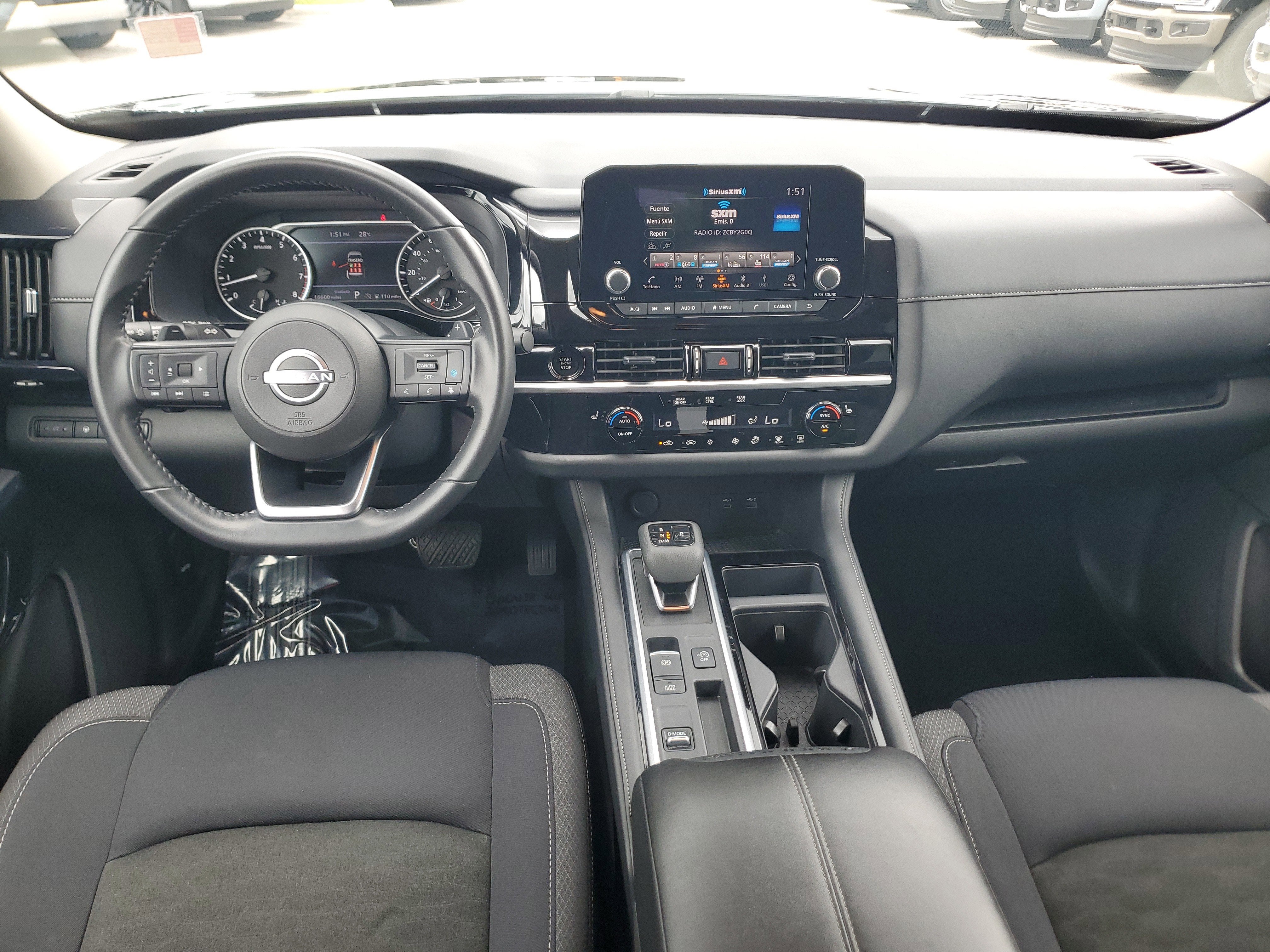 2025 Nissan Pathfinder SV