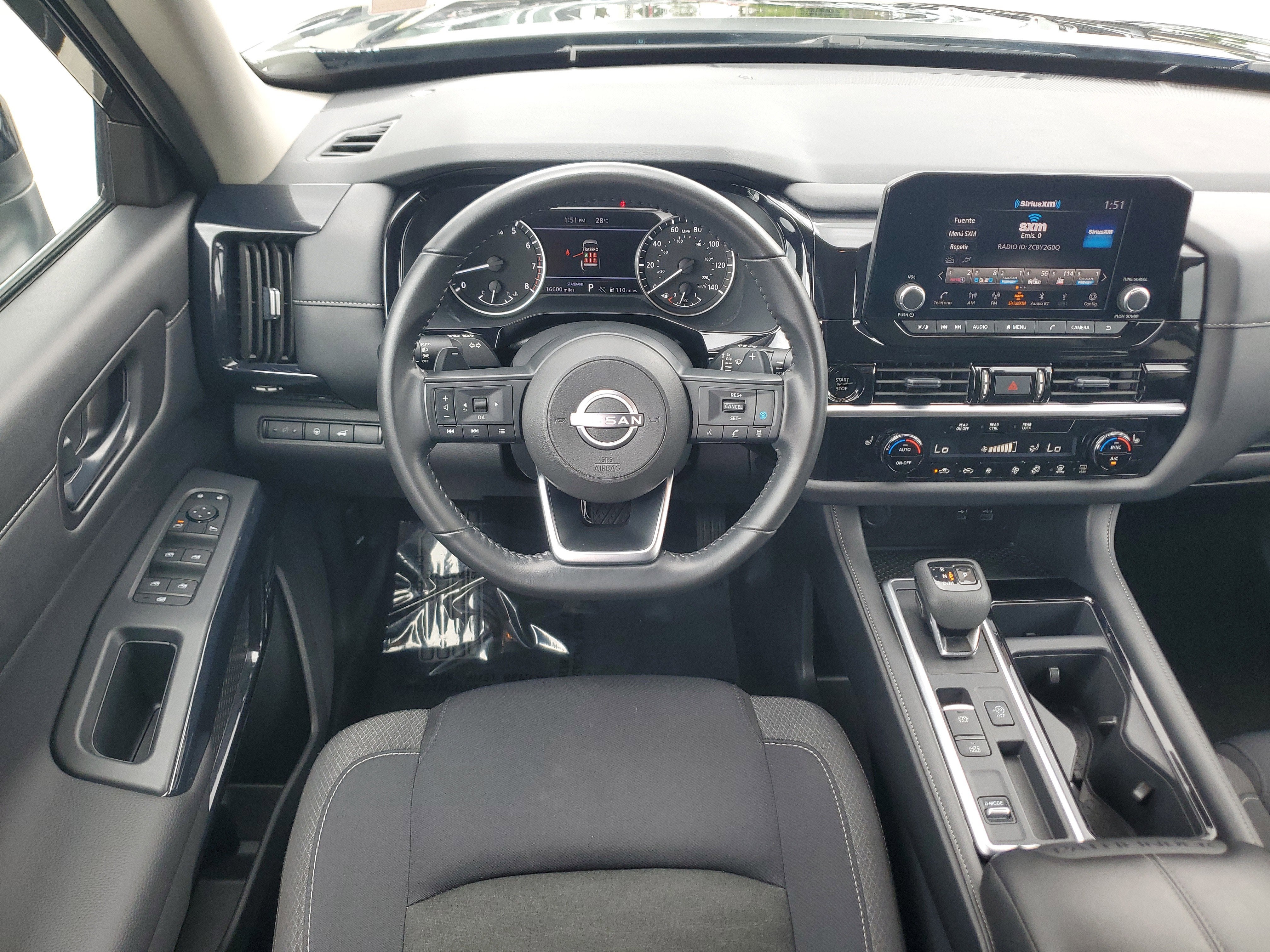 2025 Nissan Pathfinder SV