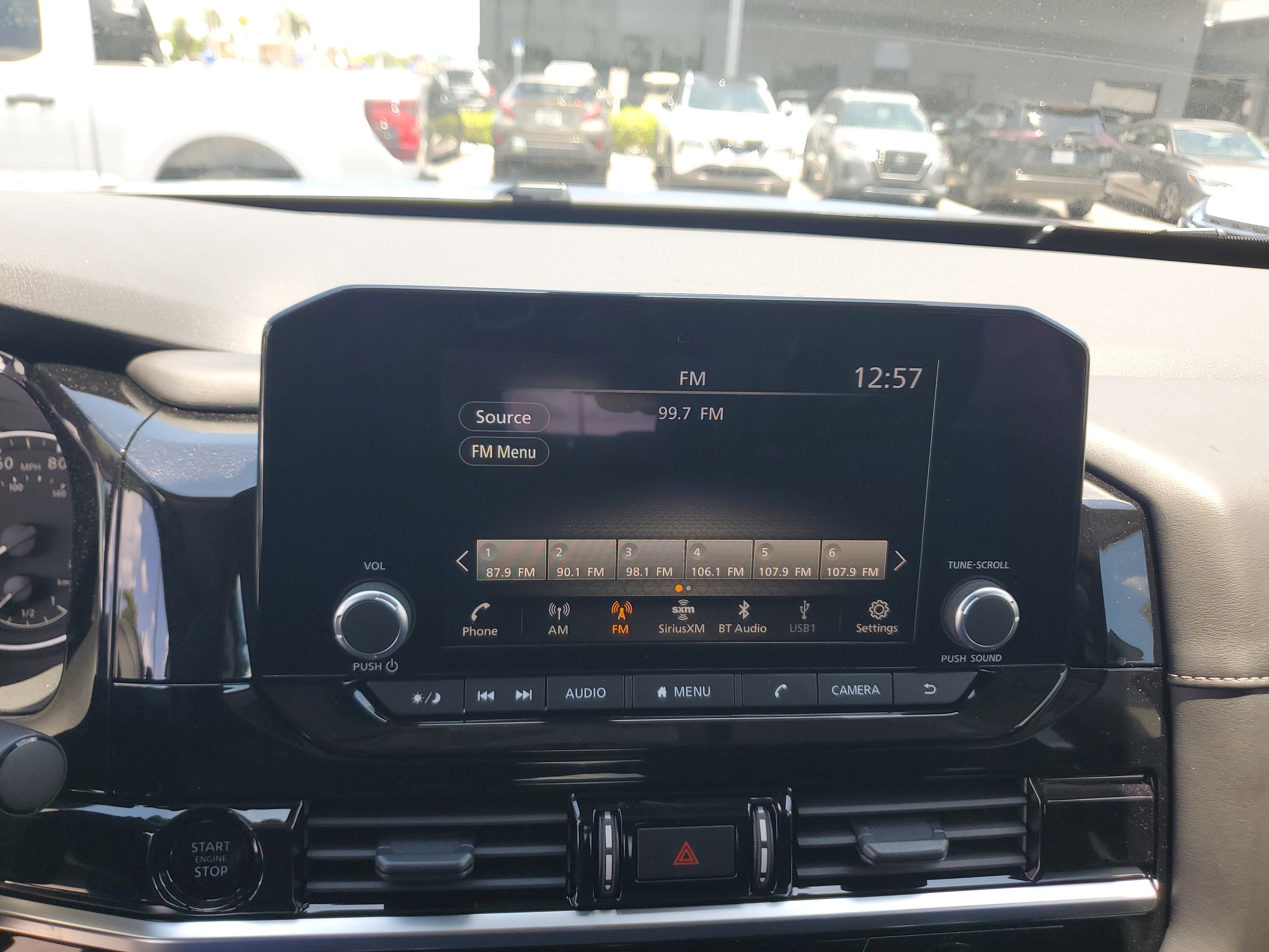 2025 Nissan Pathfinder SV