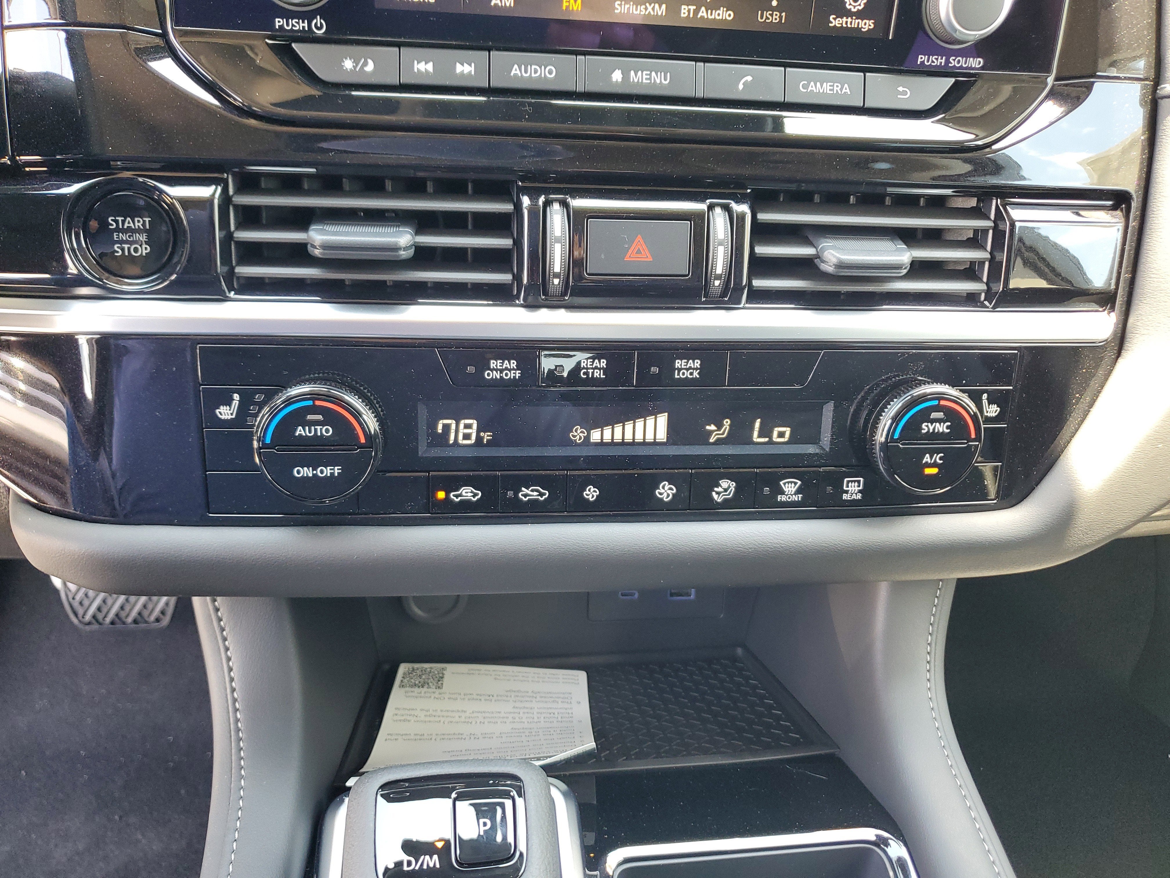 2025 Nissan Pathfinder SV