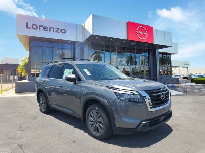 2025 Nissan Pathfinder SV