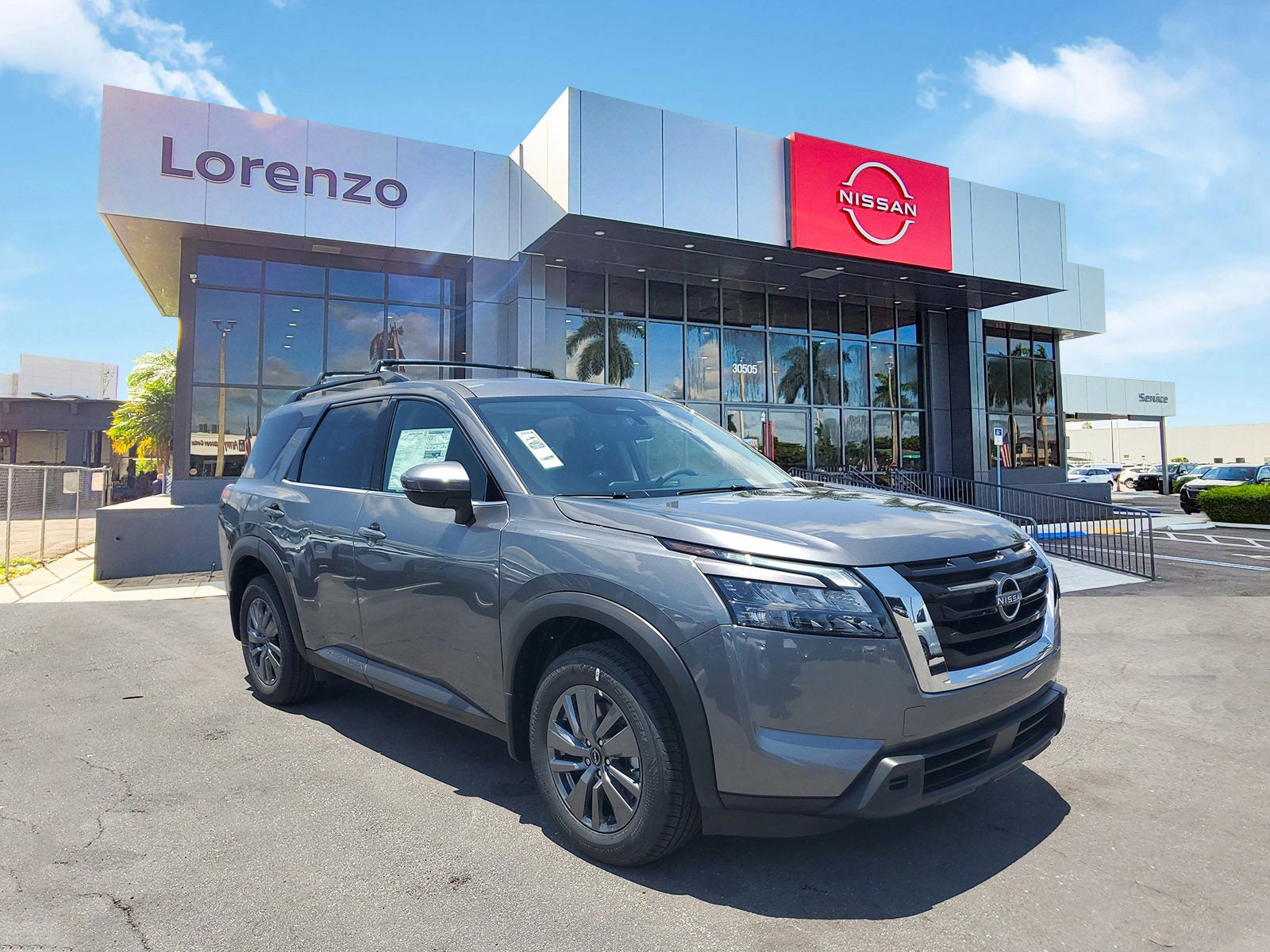 2025 Nissan Pathfinder SV