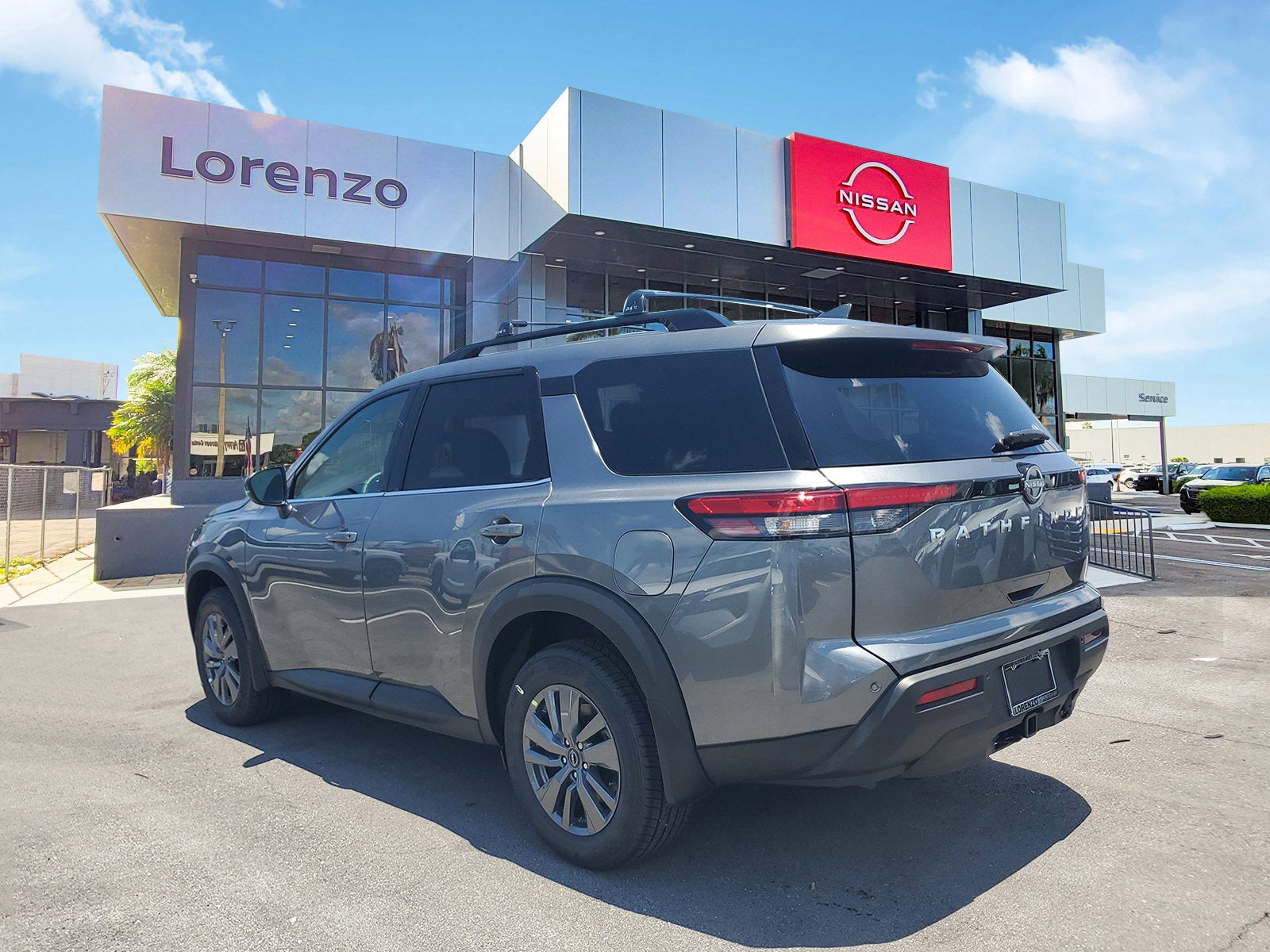 2025 Nissan Pathfinder SV