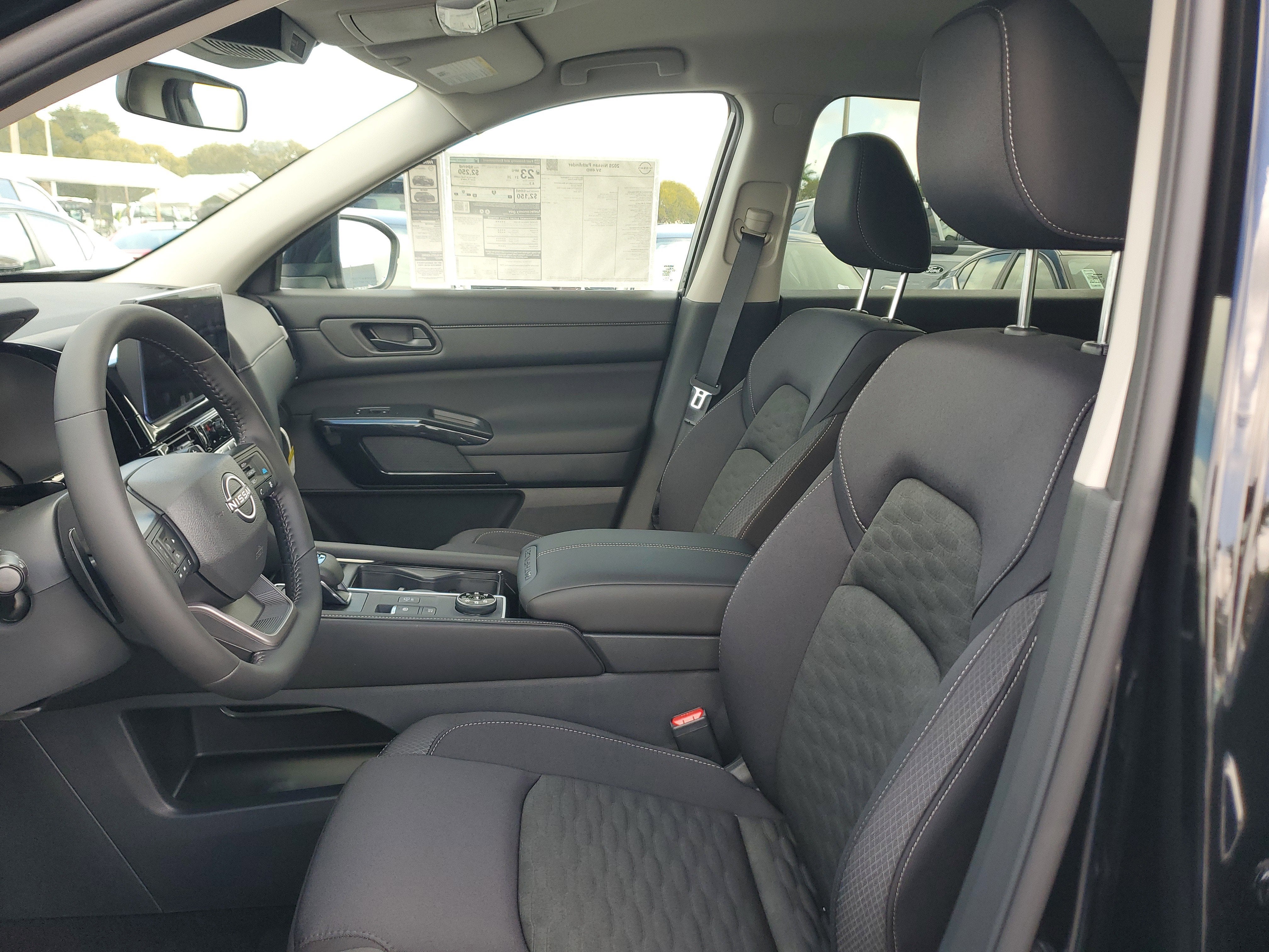 2026 Nissan Pathfinder SV