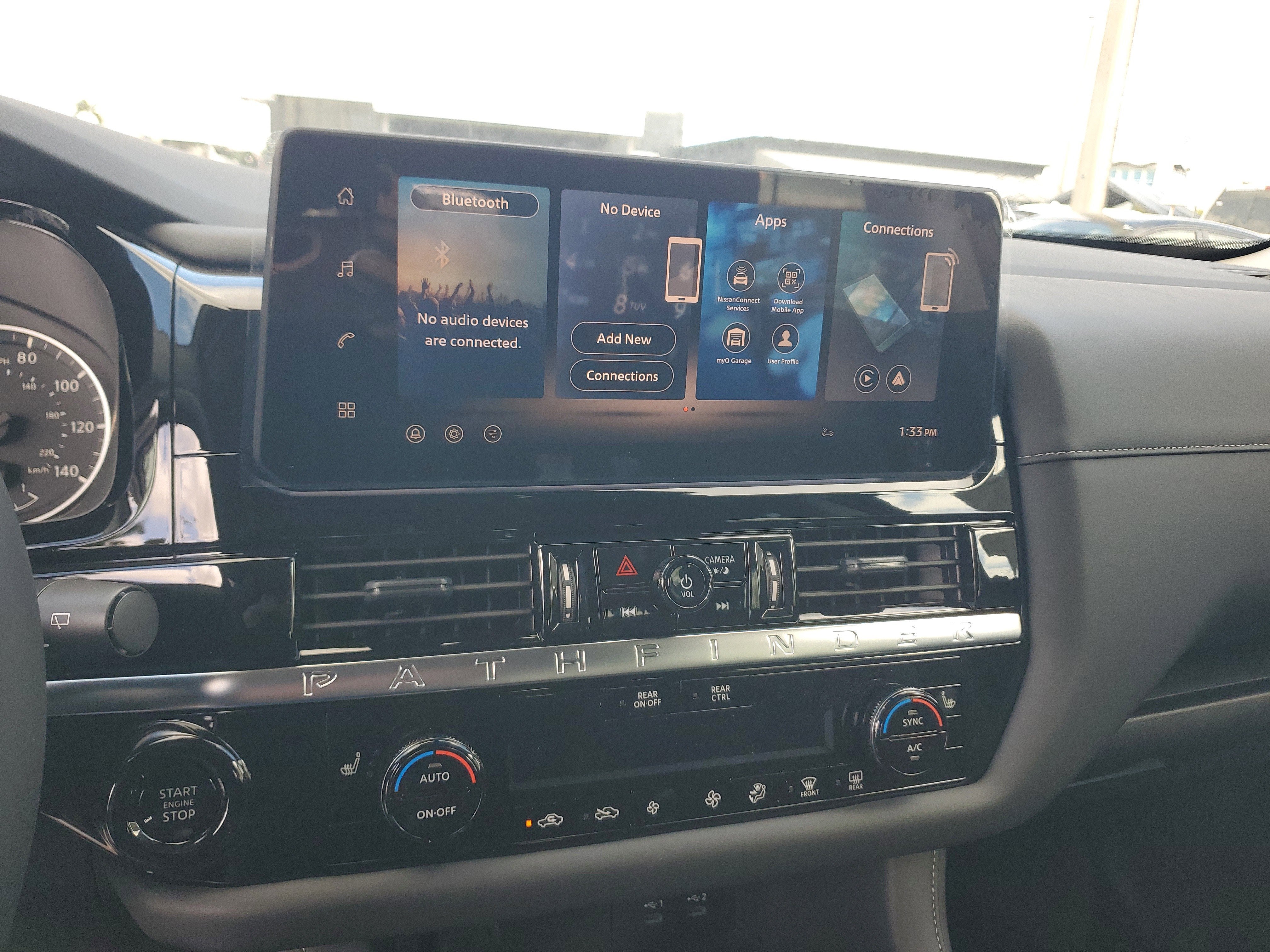 2026 Nissan Pathfinder SV