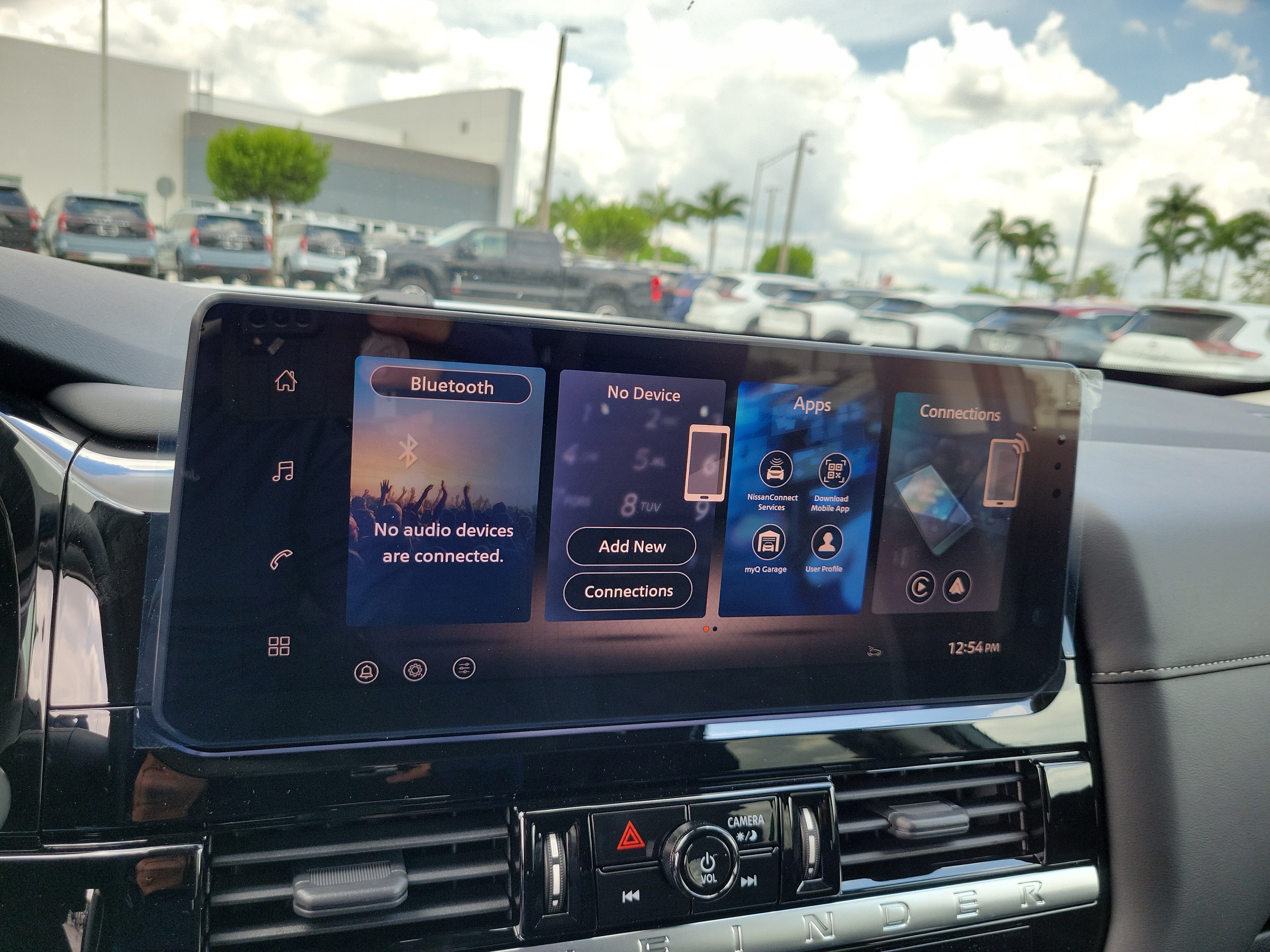 2026 Nissan Pathfinder SV