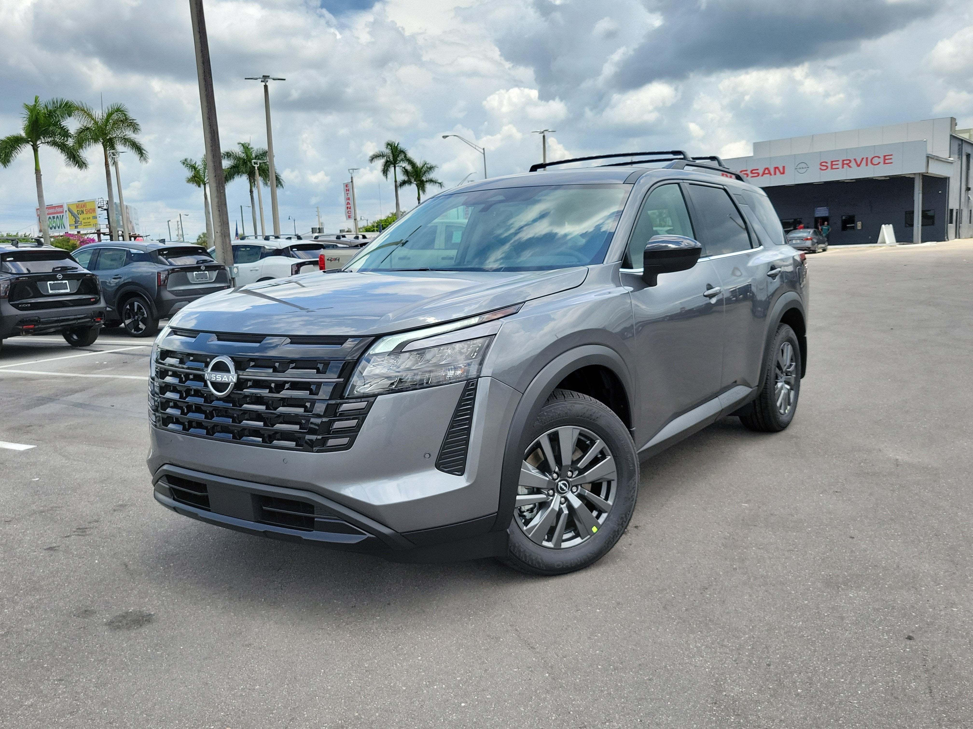 2026 Nissan Pathfinder SV