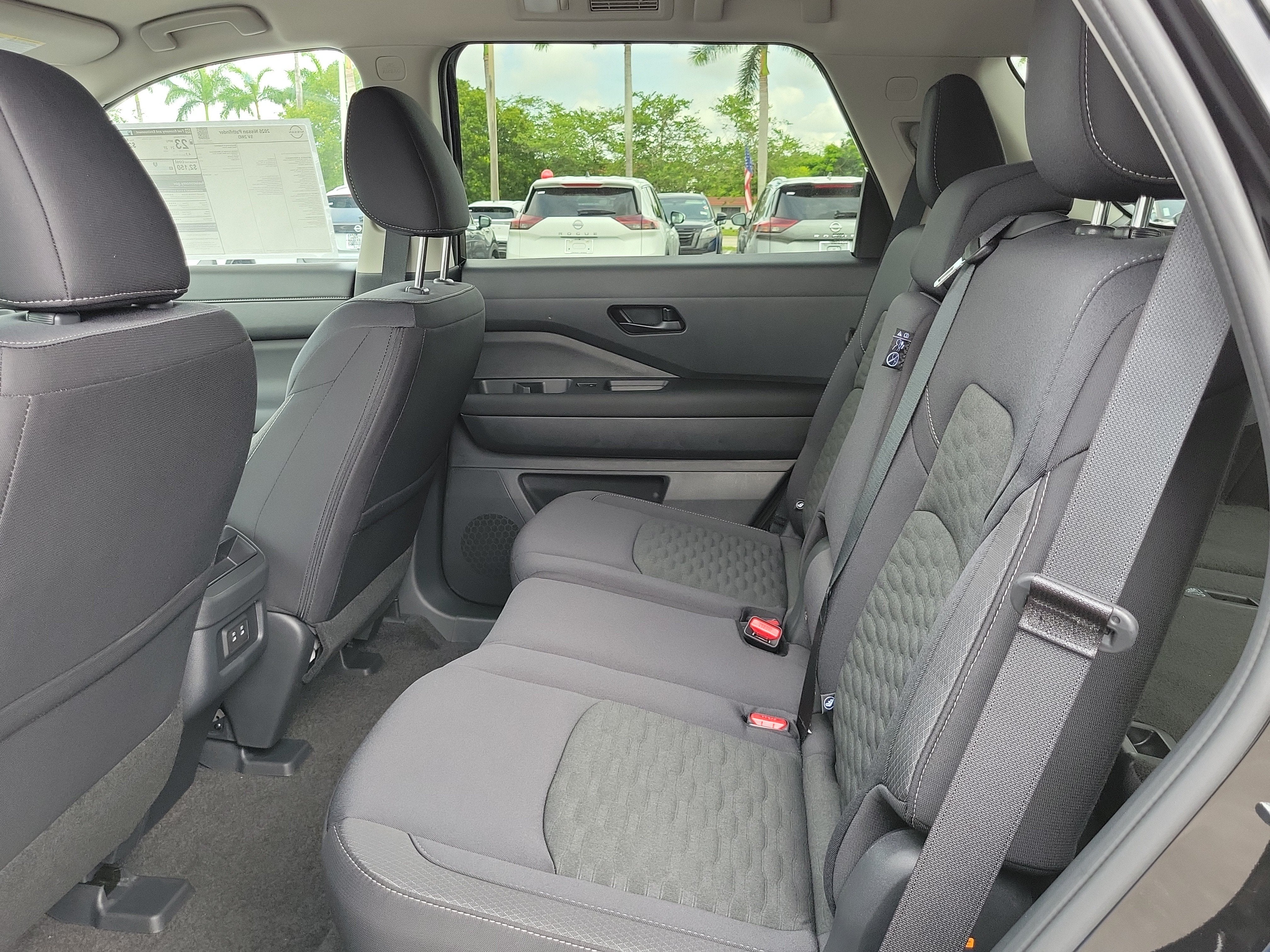 2026 Nissan Pathfinder SV