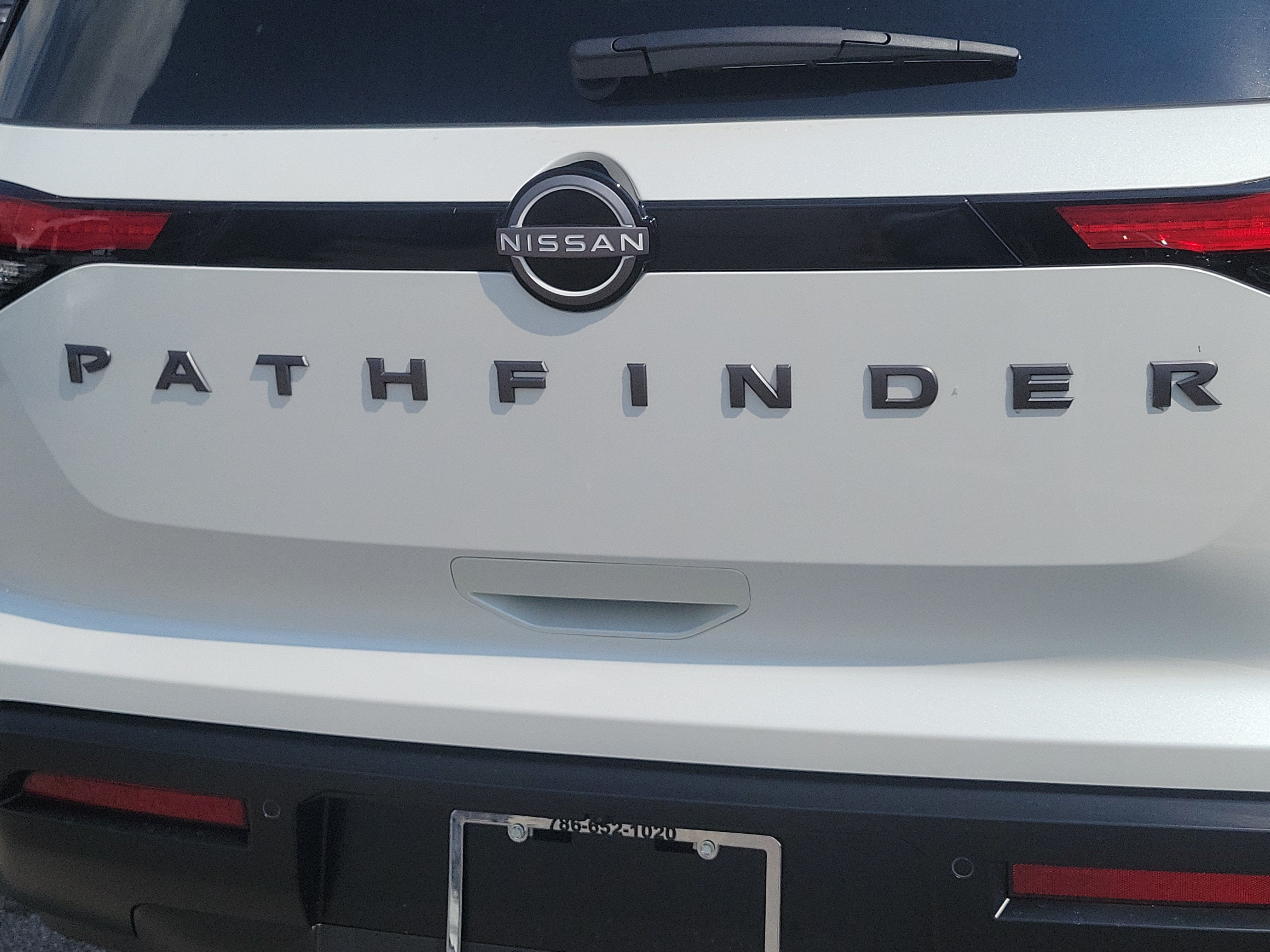 2026 Nissan Pathfinder SV