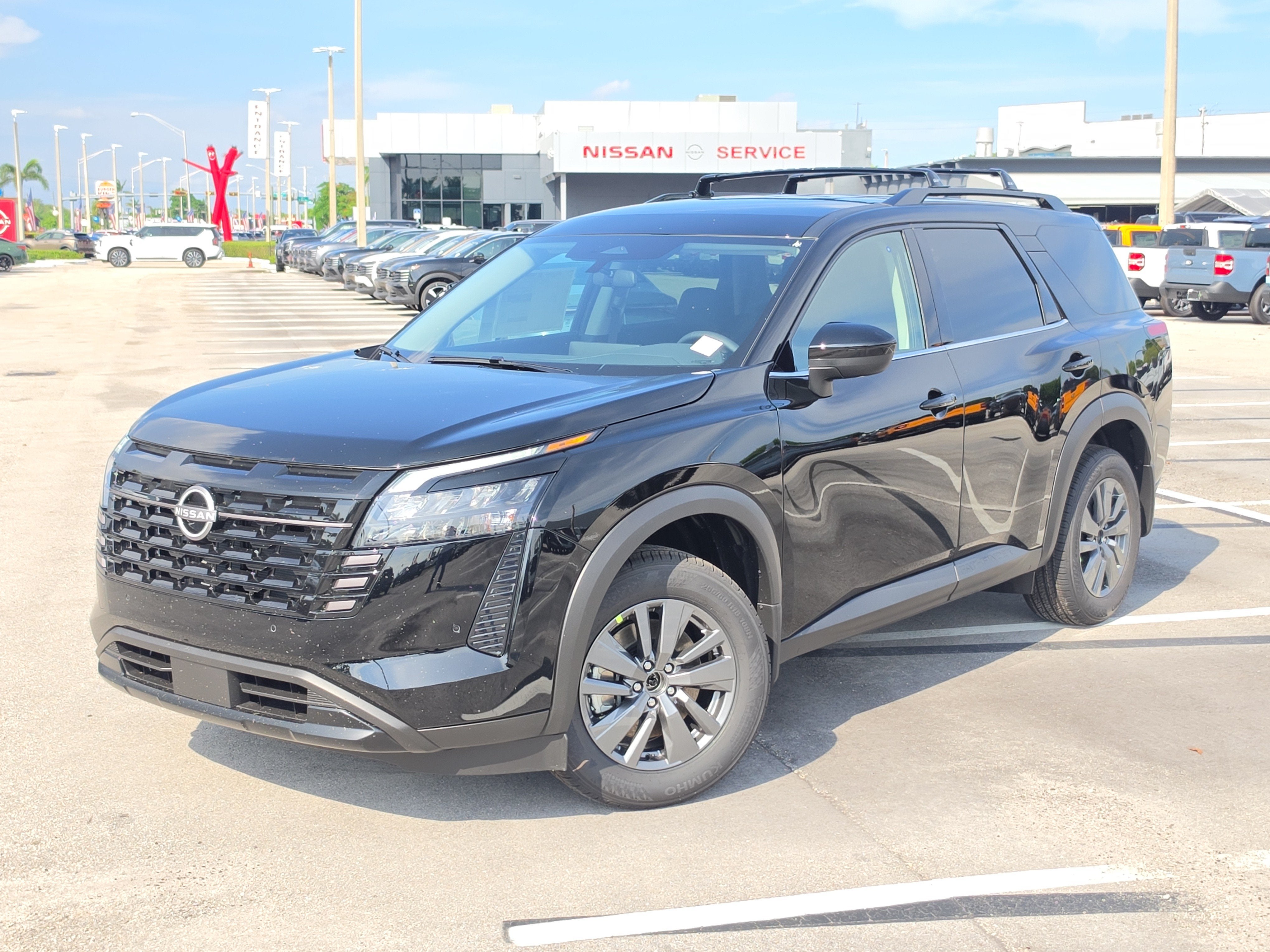 2026 Nissan Pathfinder SV