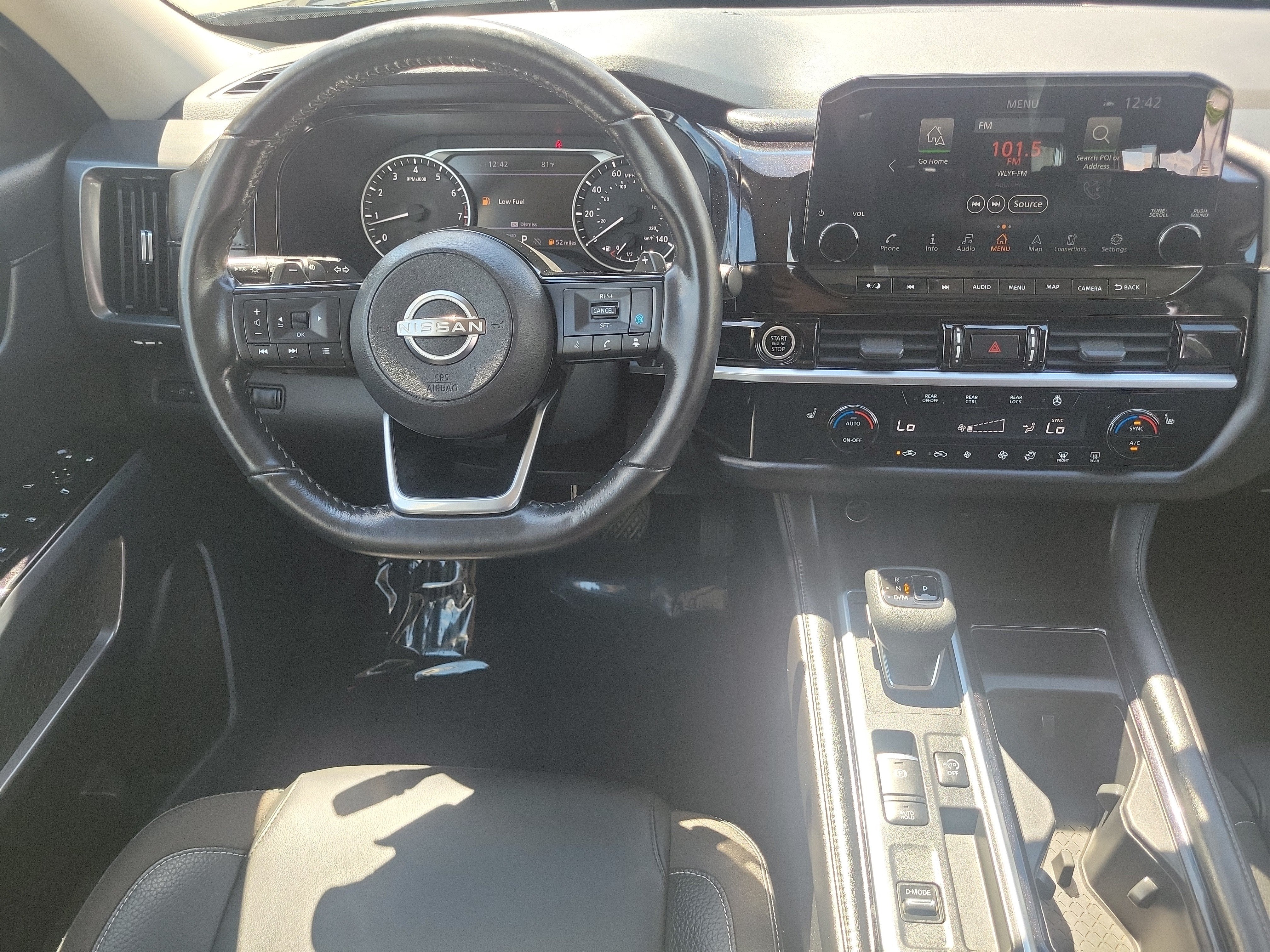 2022 Nissan Pathfinder SL
