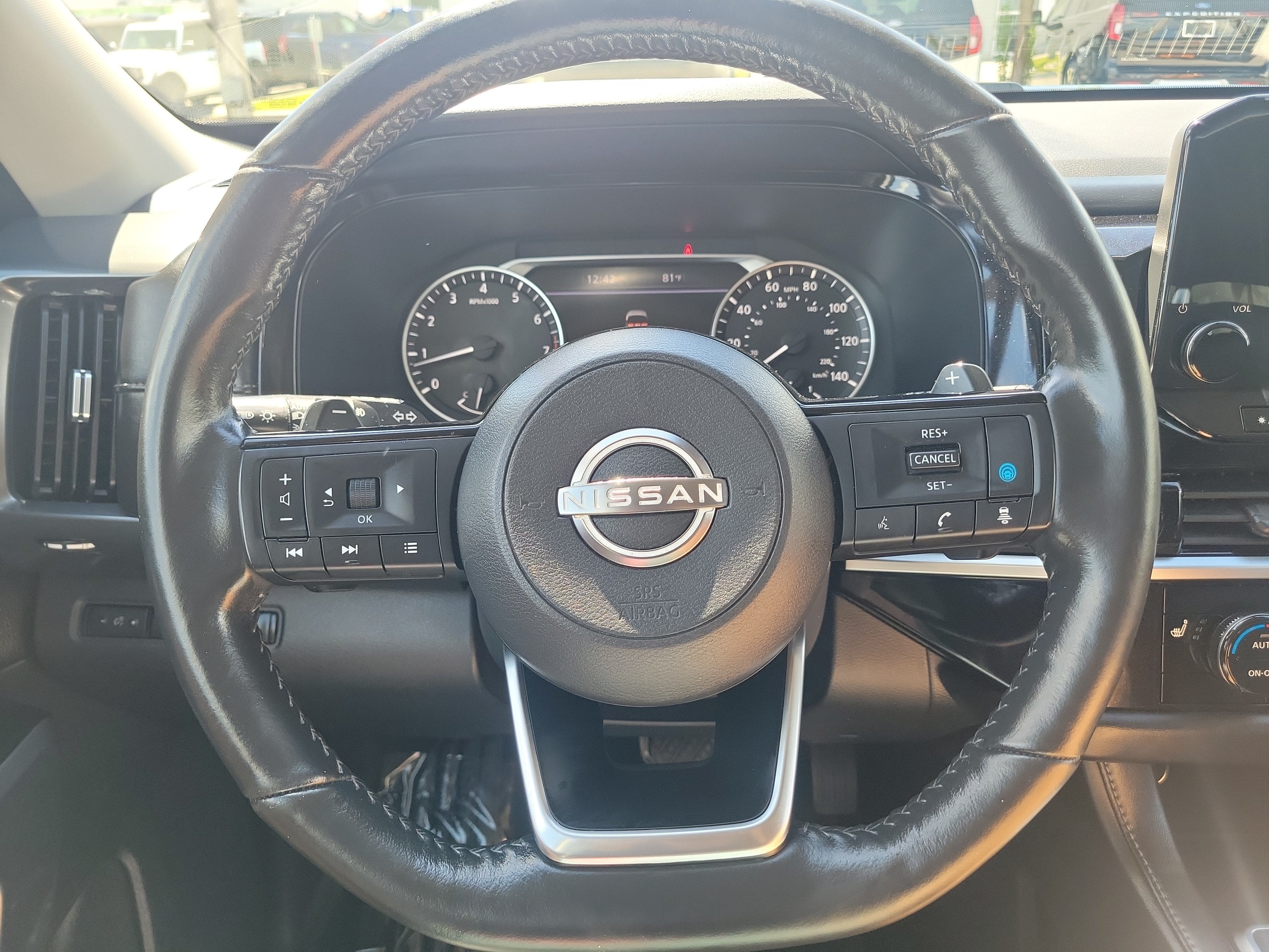 2022 Nissan Pathfinder SL