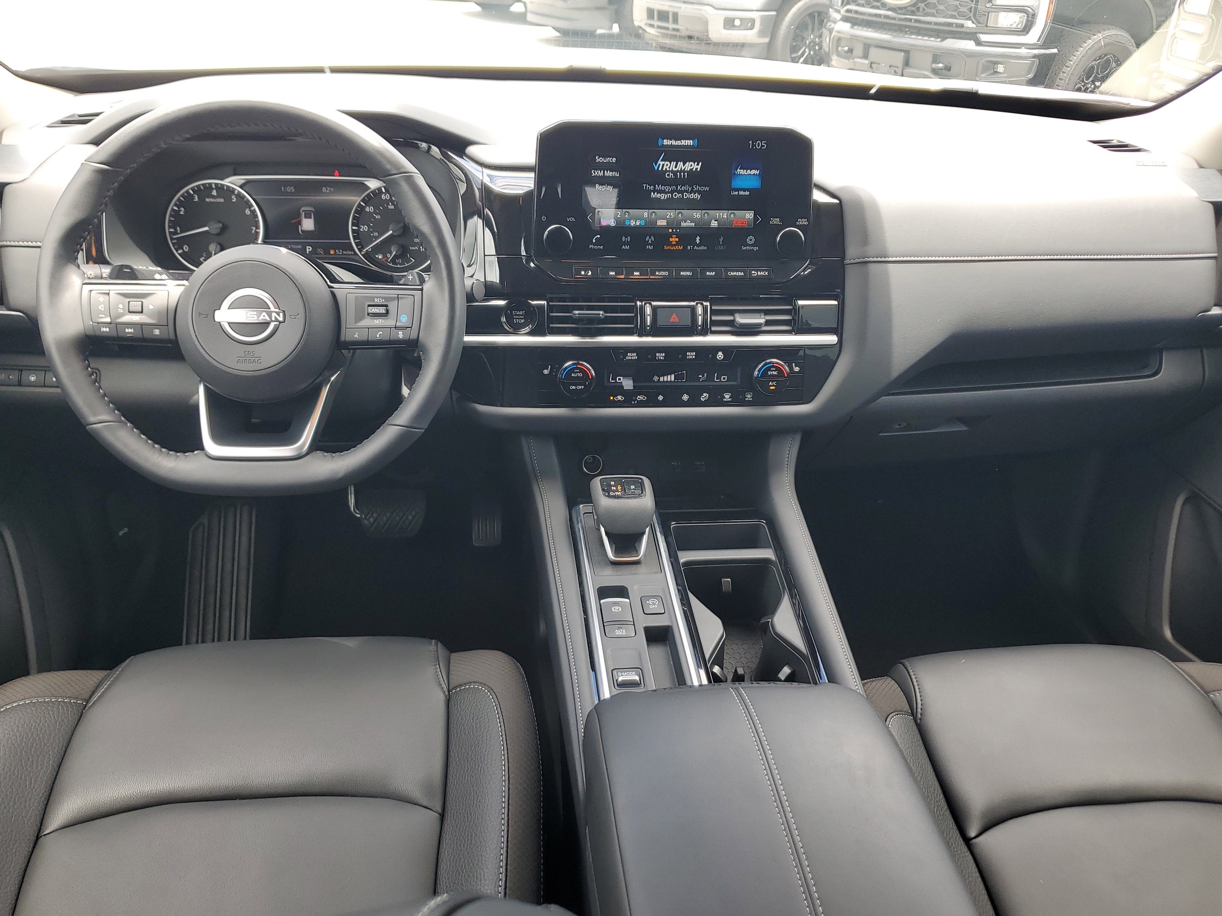 2025 Nissan Pathfinder SL