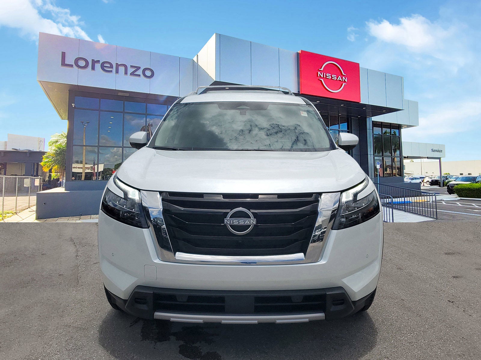 2025 Nissan Pathfinder SL