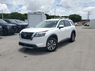 2025 Nissan Pathfinder SL