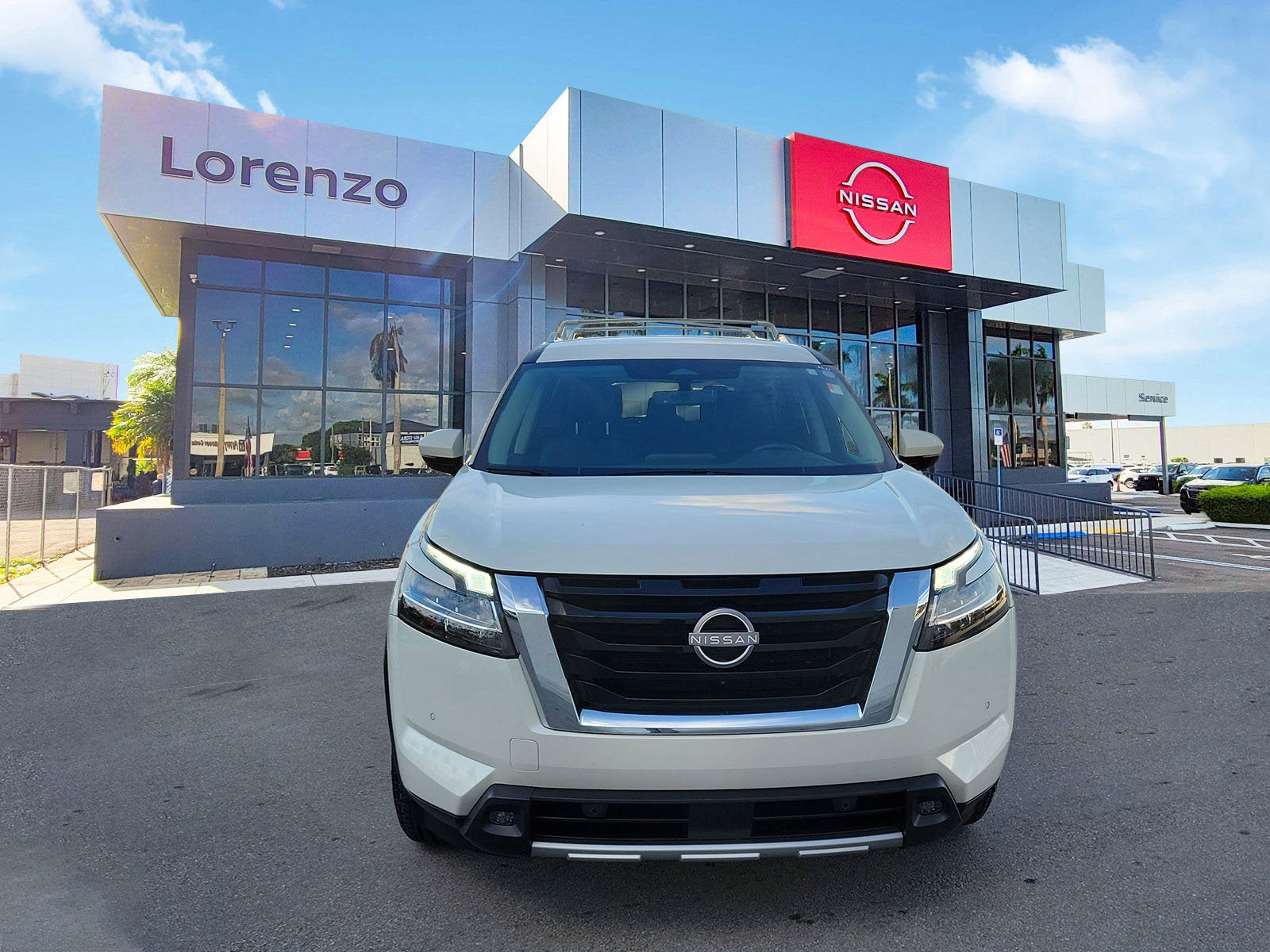 2024 Nissan Pathfinder SL