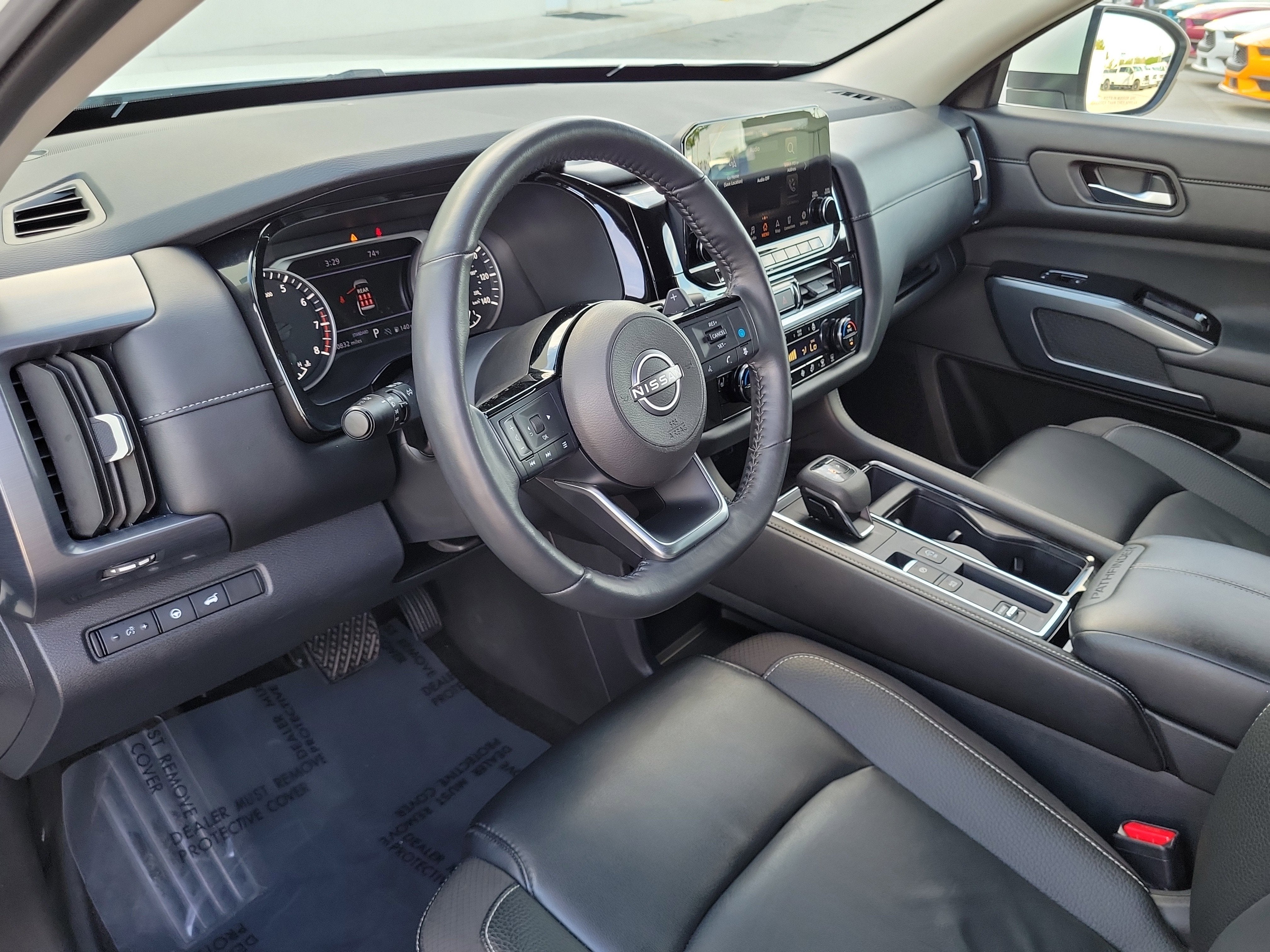 2024 Nissan Pathfinder SL