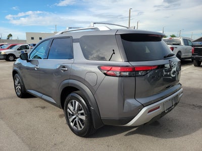 2024 Nissan Pathfinder SL