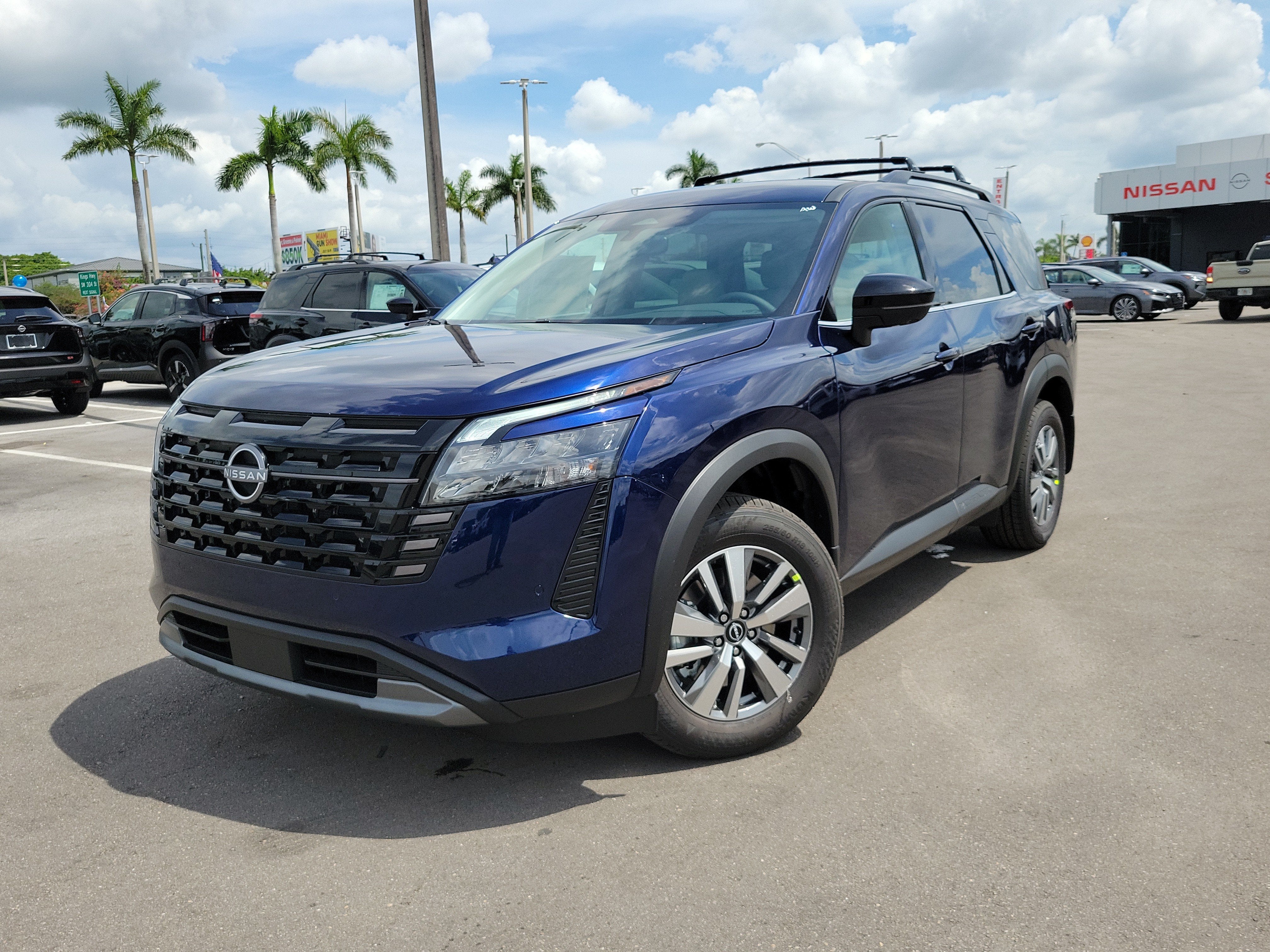 2026 Nissan Pathfinder SL