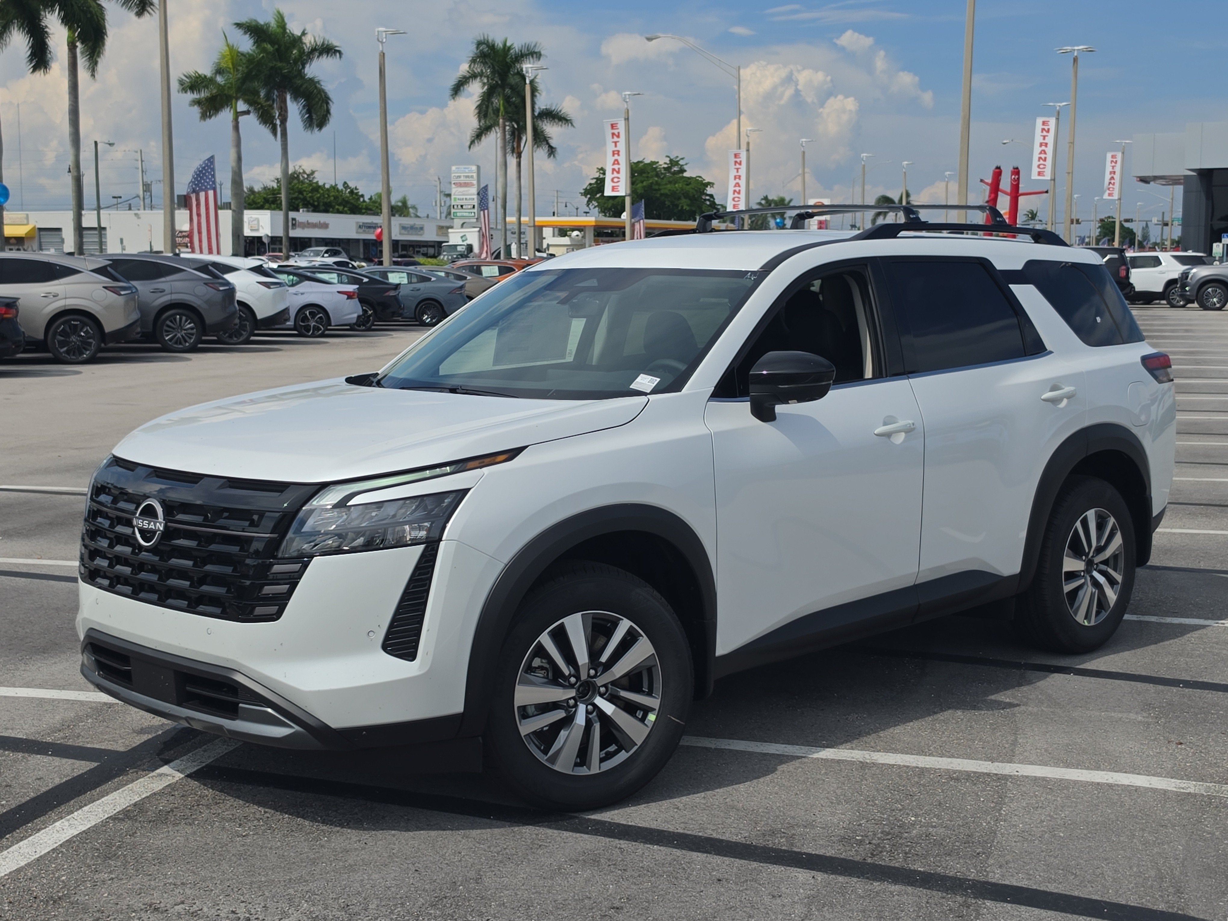 2026 Nissan Pathfinder SL