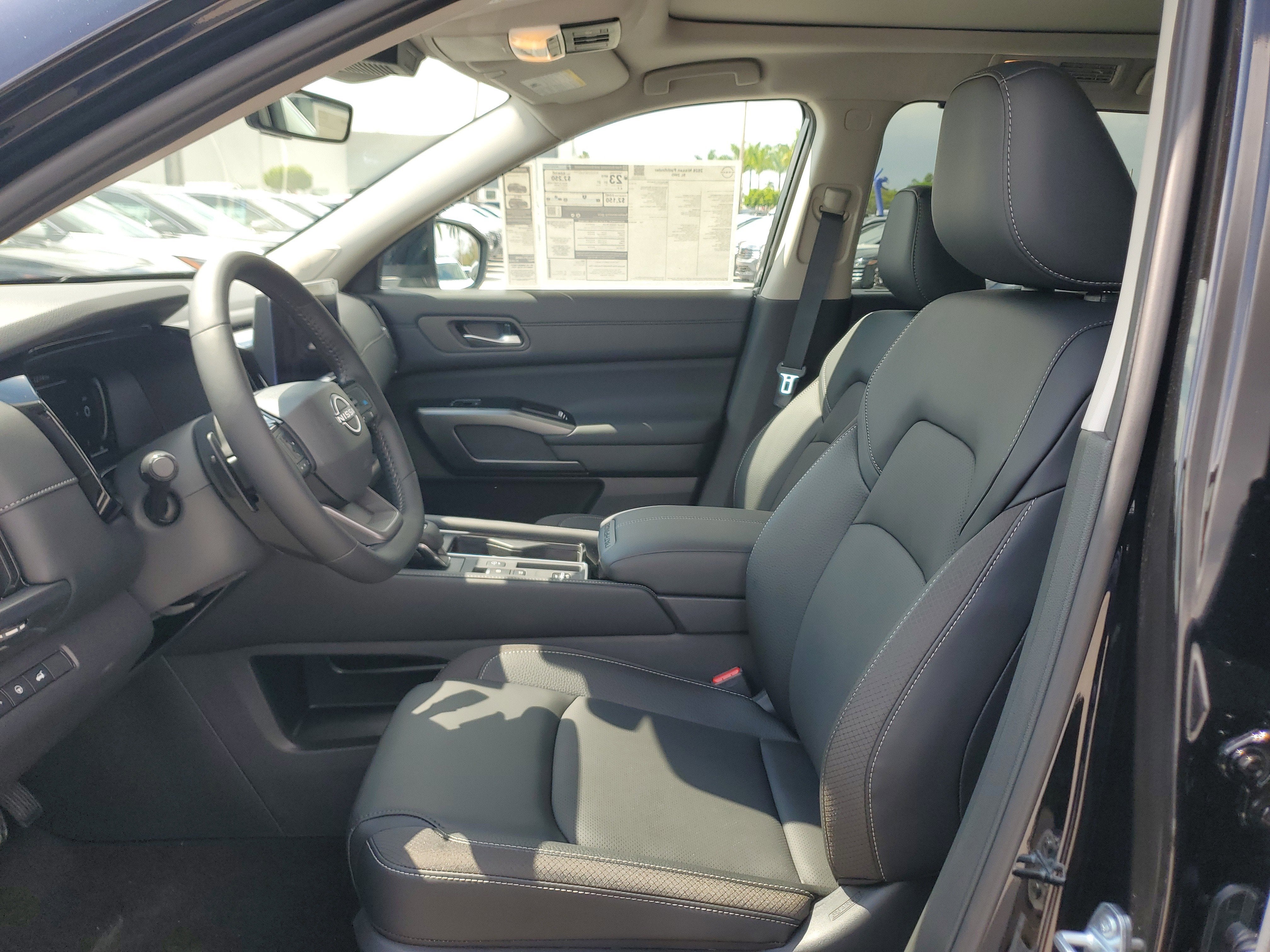 2026 Nissan Pathfinder SL