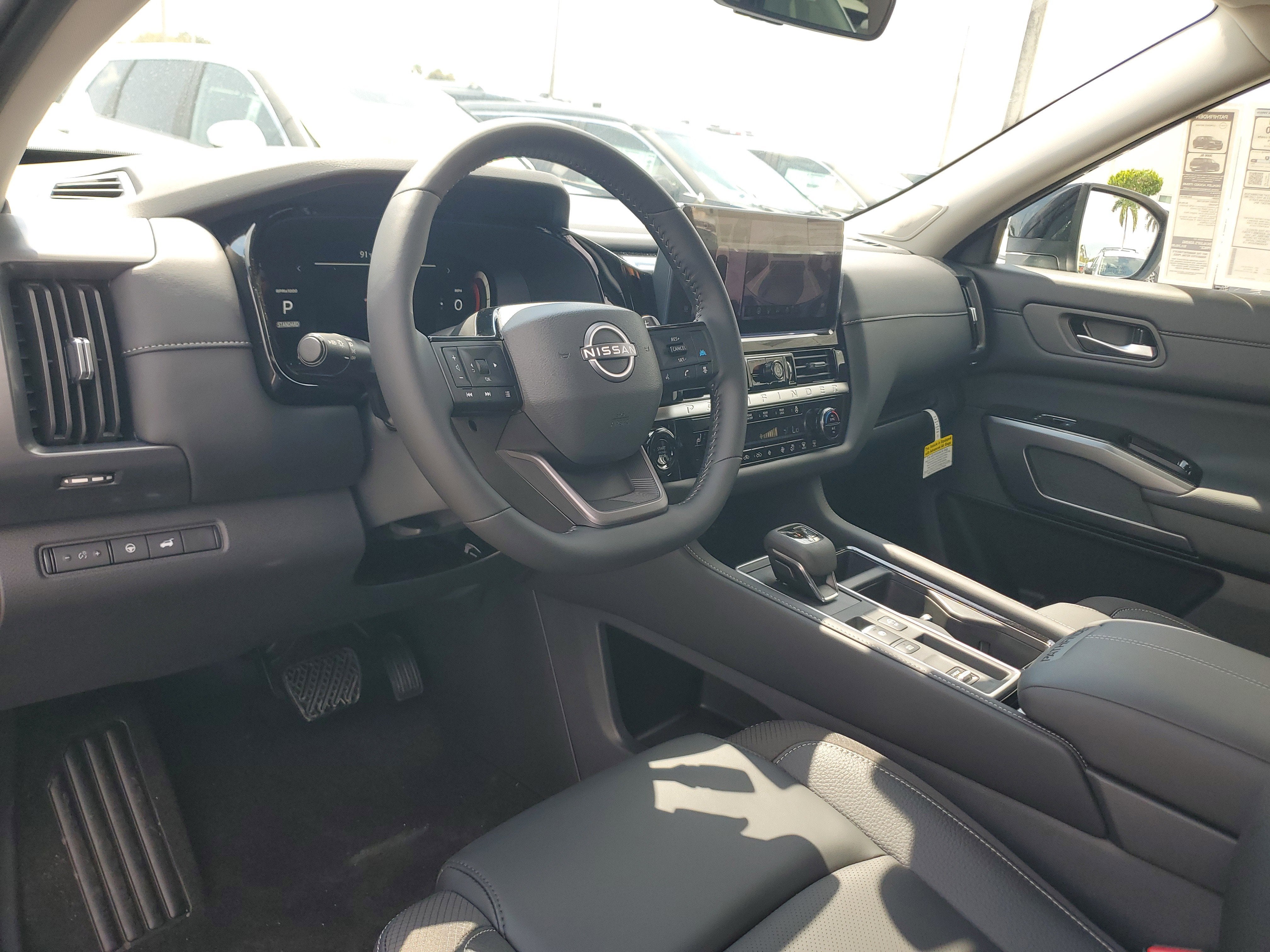 2026 Nissan Pathfinder SL