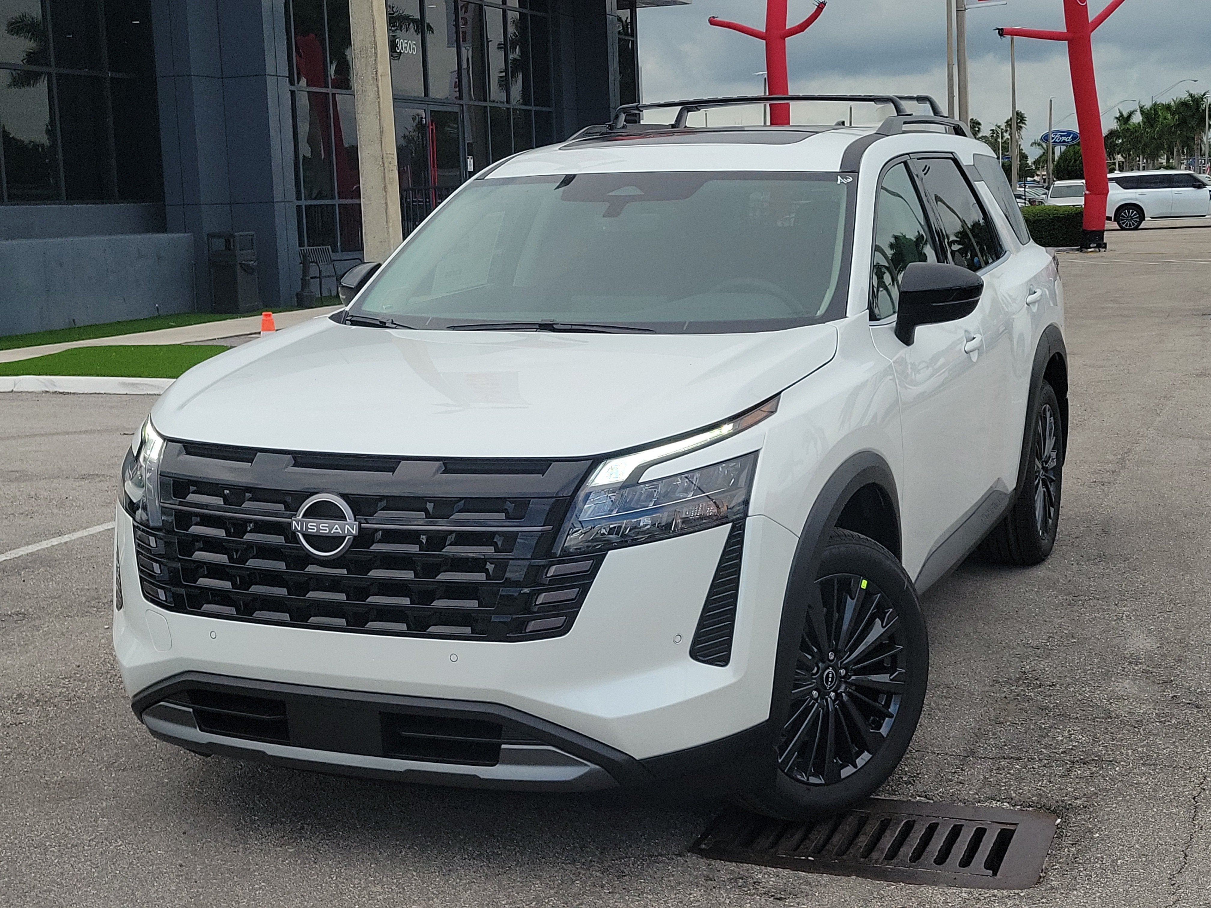 2026 Nissan Pathfinder SL