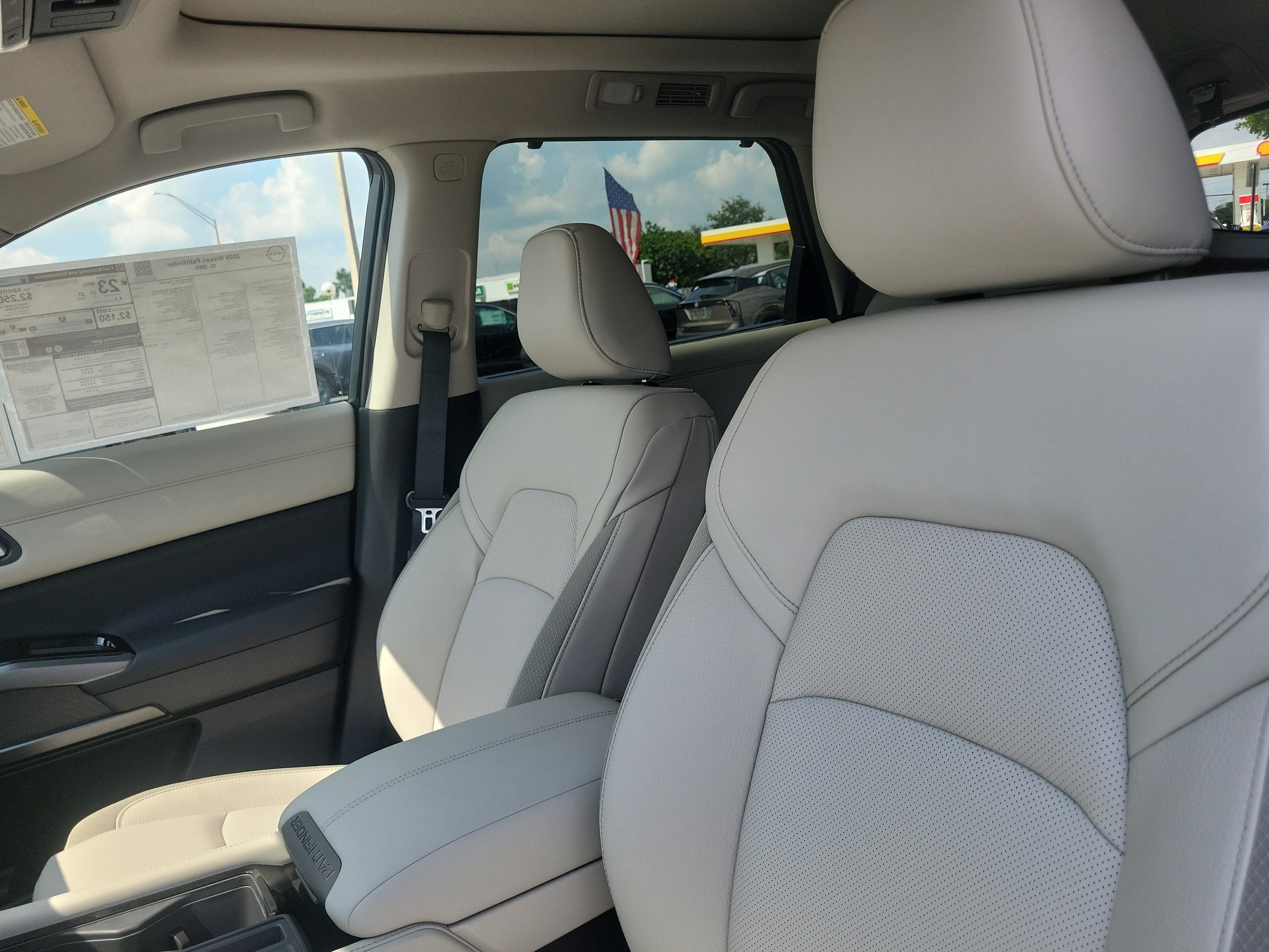 2026 Nissan Pathfinder SL