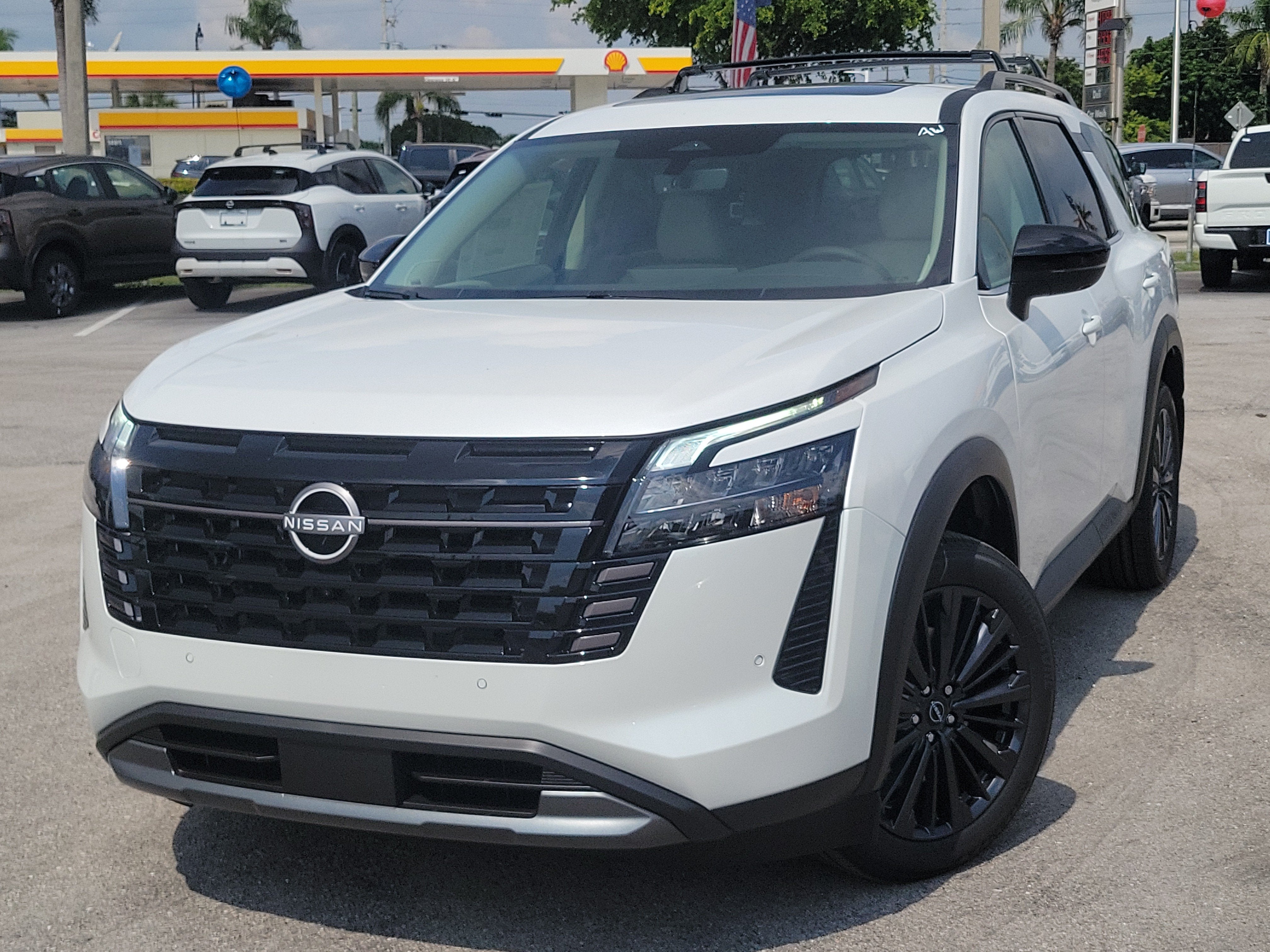 2026 Nissan Pathfinder SL