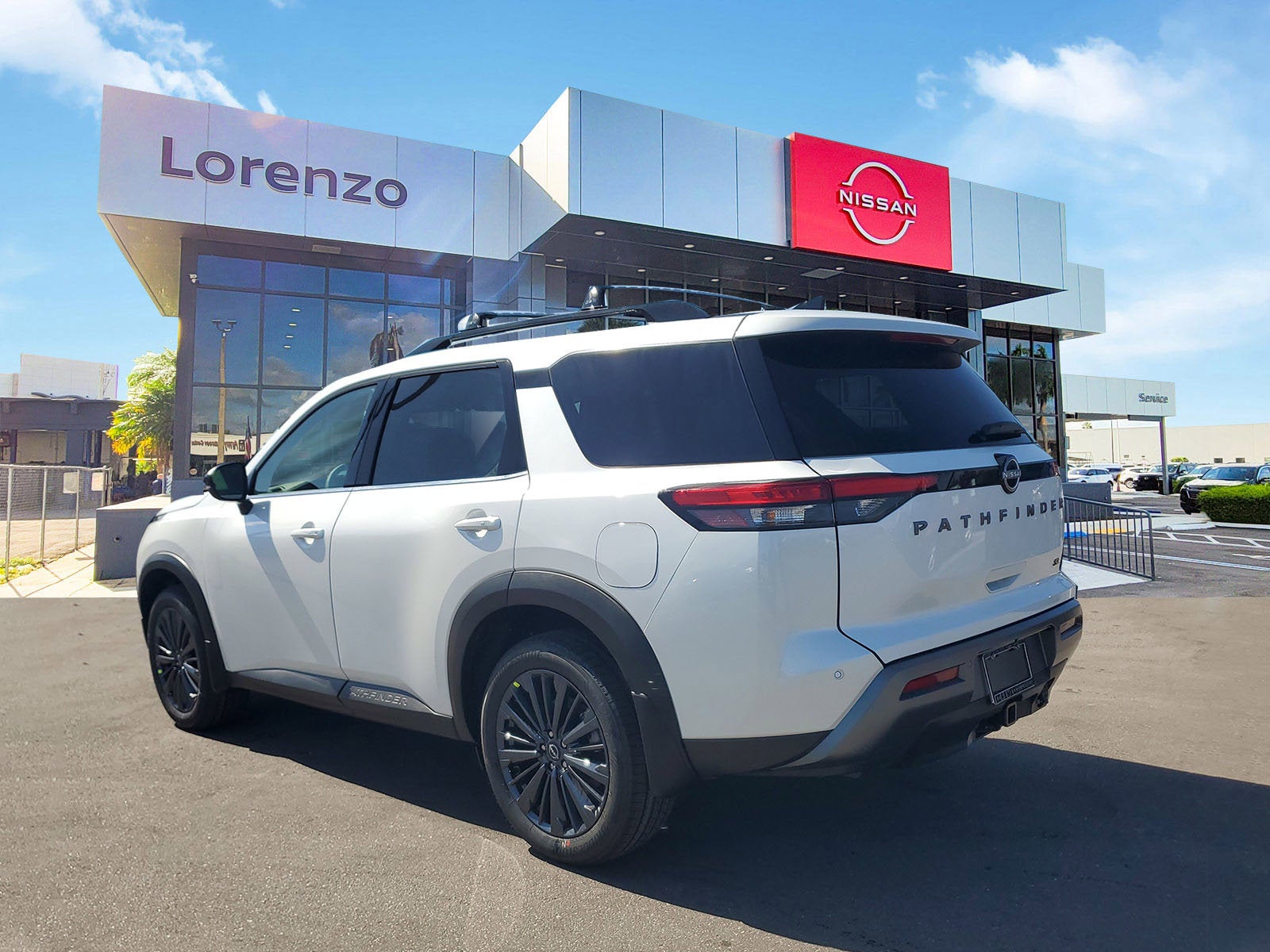 2026 Nissan Pathfinder SL