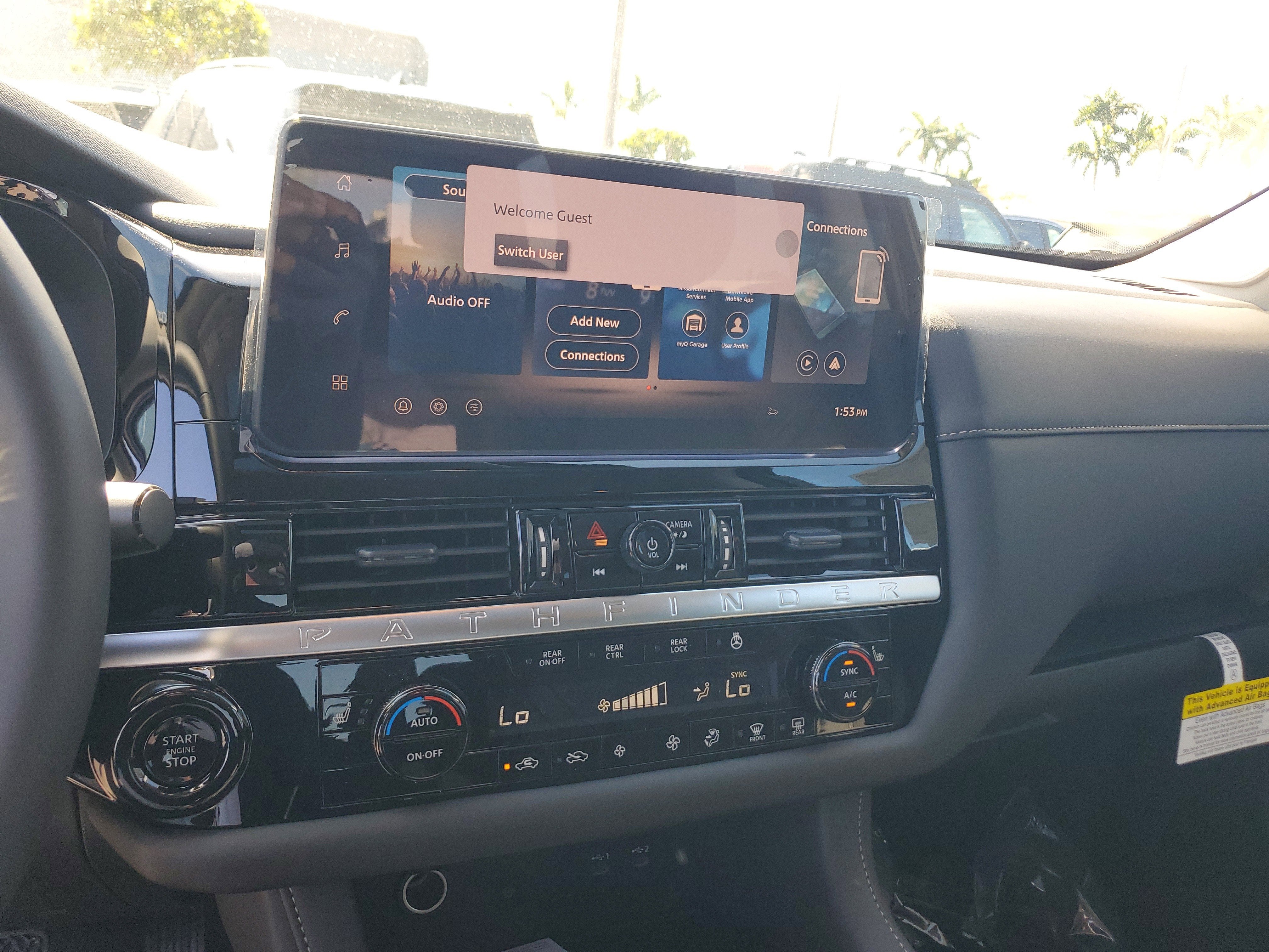 2026 Nissan Pathfinder SL