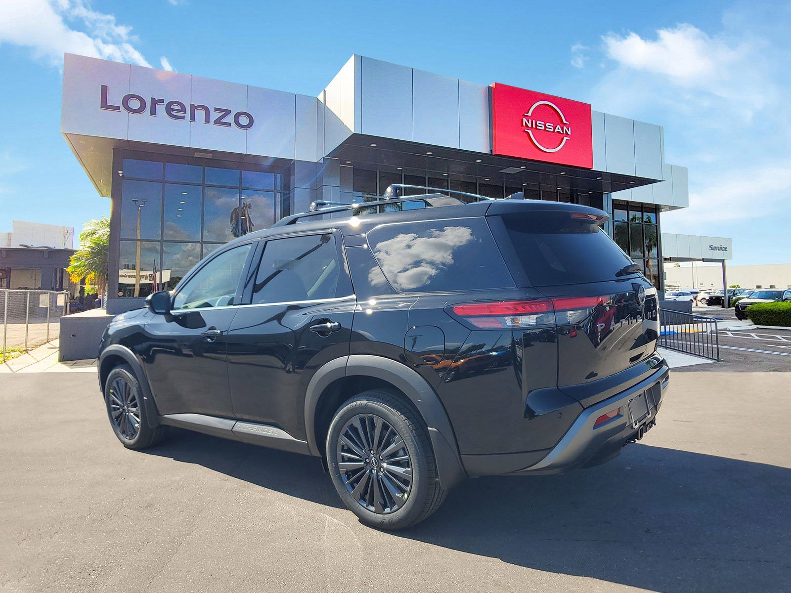 2026 Nissan Pathfinder SL