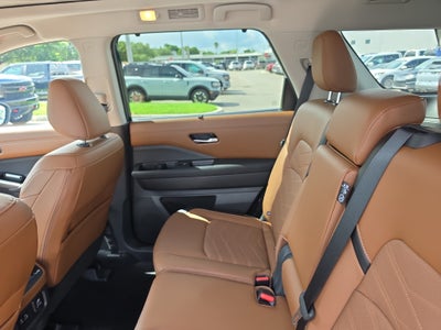 2025 Nissan Pathfinder Platinum