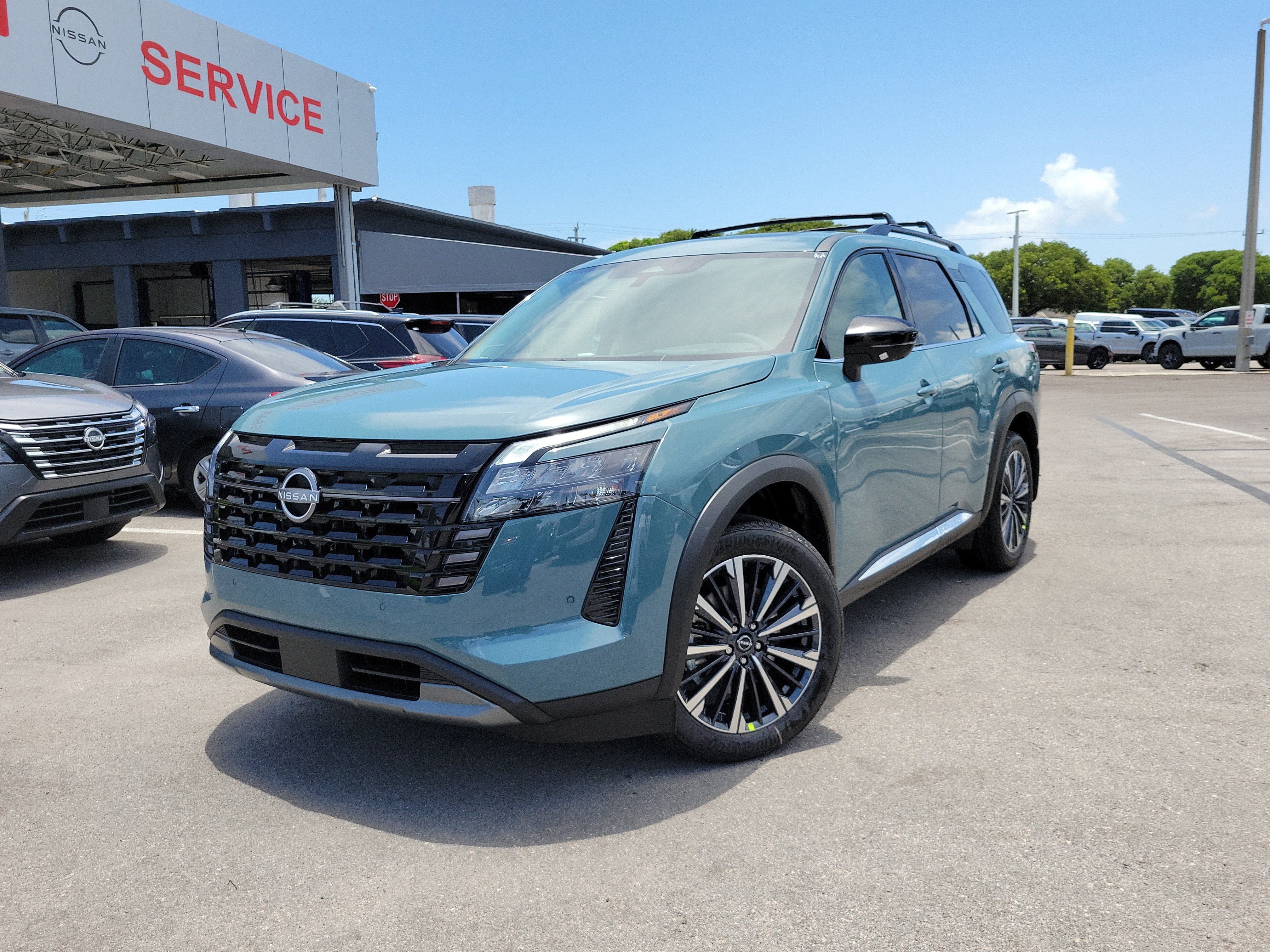 2026 Nissan Pathfinder Platinum