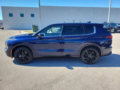 2022 Mitsubishi Outlander SE