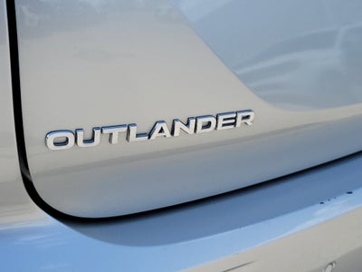 2025 Mitsubishi Outlander SE