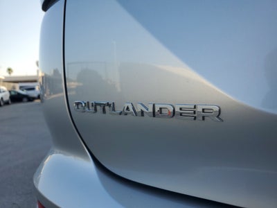 2025 Mitsubishi Outlander SE